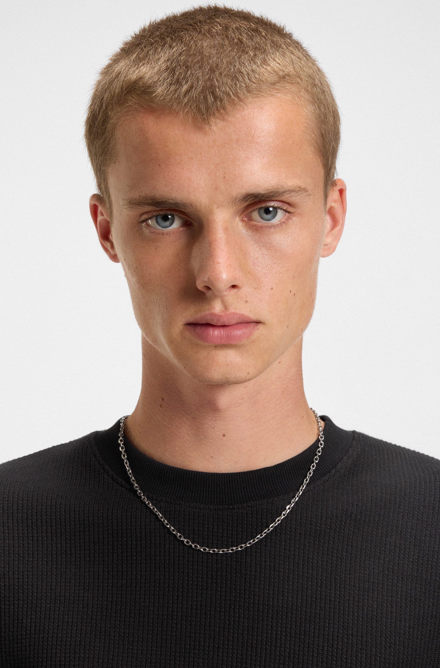 HUGO Blue Langarmshirt Nuwolo mit Logo-Badge günstig online kaufen