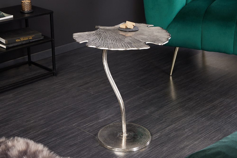 riess-ambiente Beistelltisch GINKGO LEAF 55cm silber (Einzelartikel, 1-St), Wohnzimmer · Metall · Handarbeit · Boho