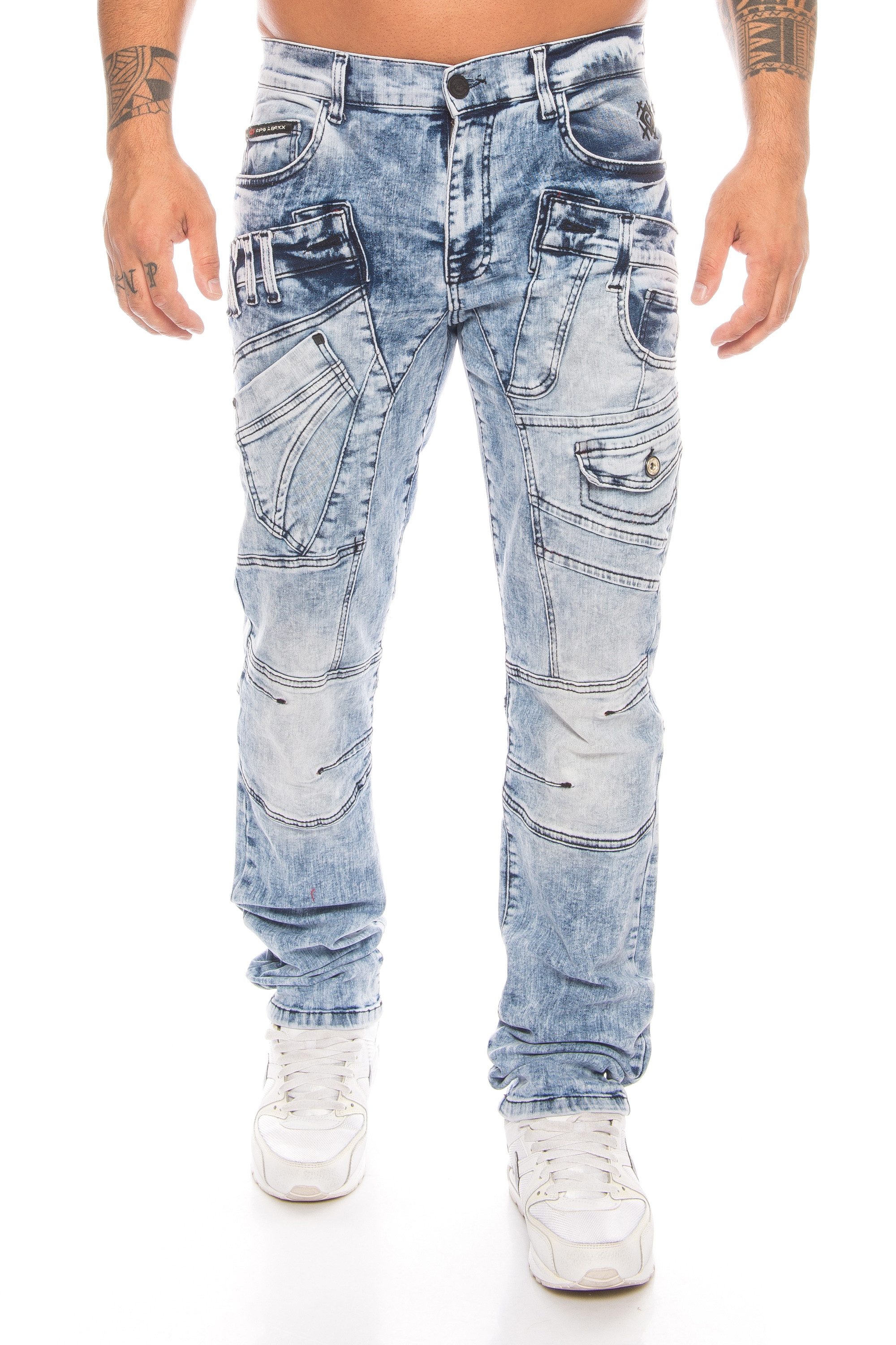 Cipo & Baxx Slim-fit-Jeans Herren Jeans Hose mit vielen Details Jeanshose mit ausgefallener Waschung und sytlischer Taschenarretierung