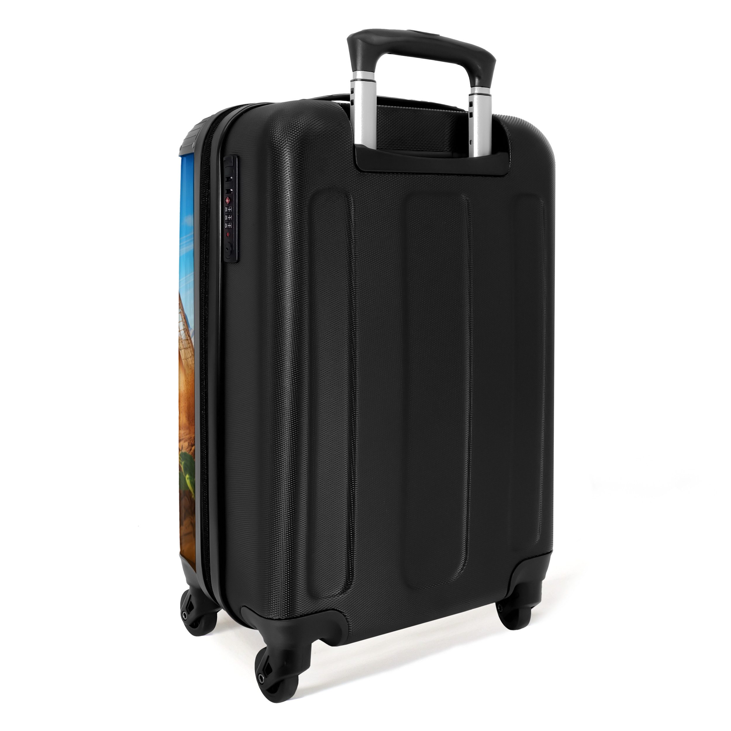 NoBoringSuitcases.com© Kinderkoffer Monstertruck schießt Tor im Wüstenstadion 55x35x20cm, 4 Rollen, Handgepäck Koffer, Hartschalenkoffer Kinder, Reisekoffer Jungen