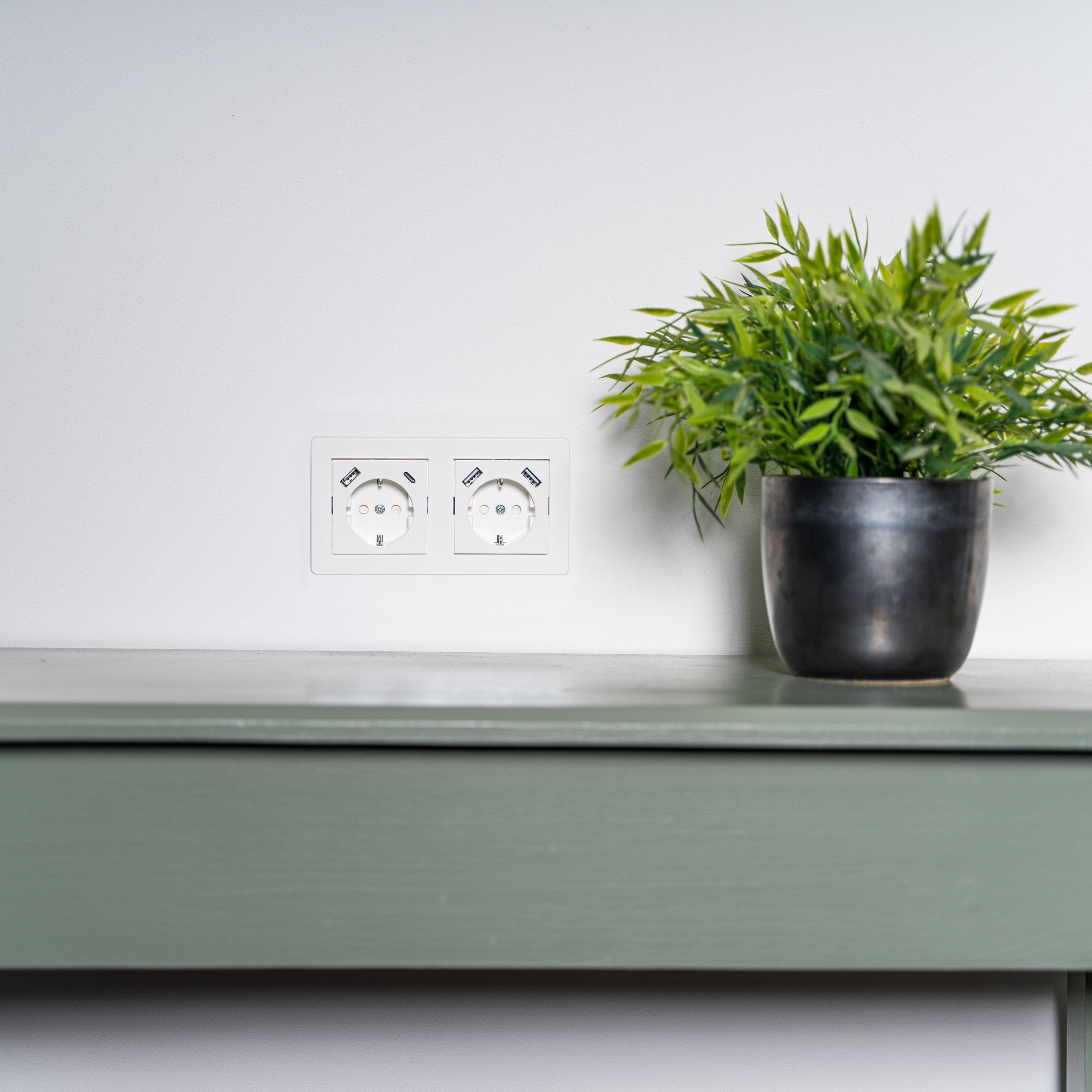 PRO Charge Steckdose 2900137 Unterputz-Steckdose, mit Ladefunktion USB-C und USB-A weiß max. 3,4A