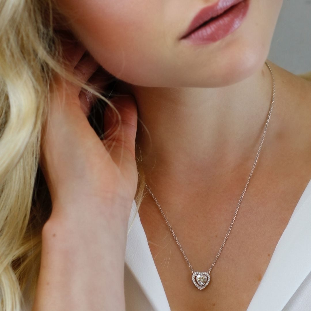 LOVENEST Herzkette Halskette Damen Silber 925 / Gold vergoldet mit Herz-Anhänger Zirkonia (Silberkette Anhänger Geschenke für Frauen Weihnachtsgeschenk Freundin, Geschenkset Damenkette Weihnachten Set), Sie Geburtstag Hochzeitstag Liebesbeweis Liebesgeschenk Herz Schmuck