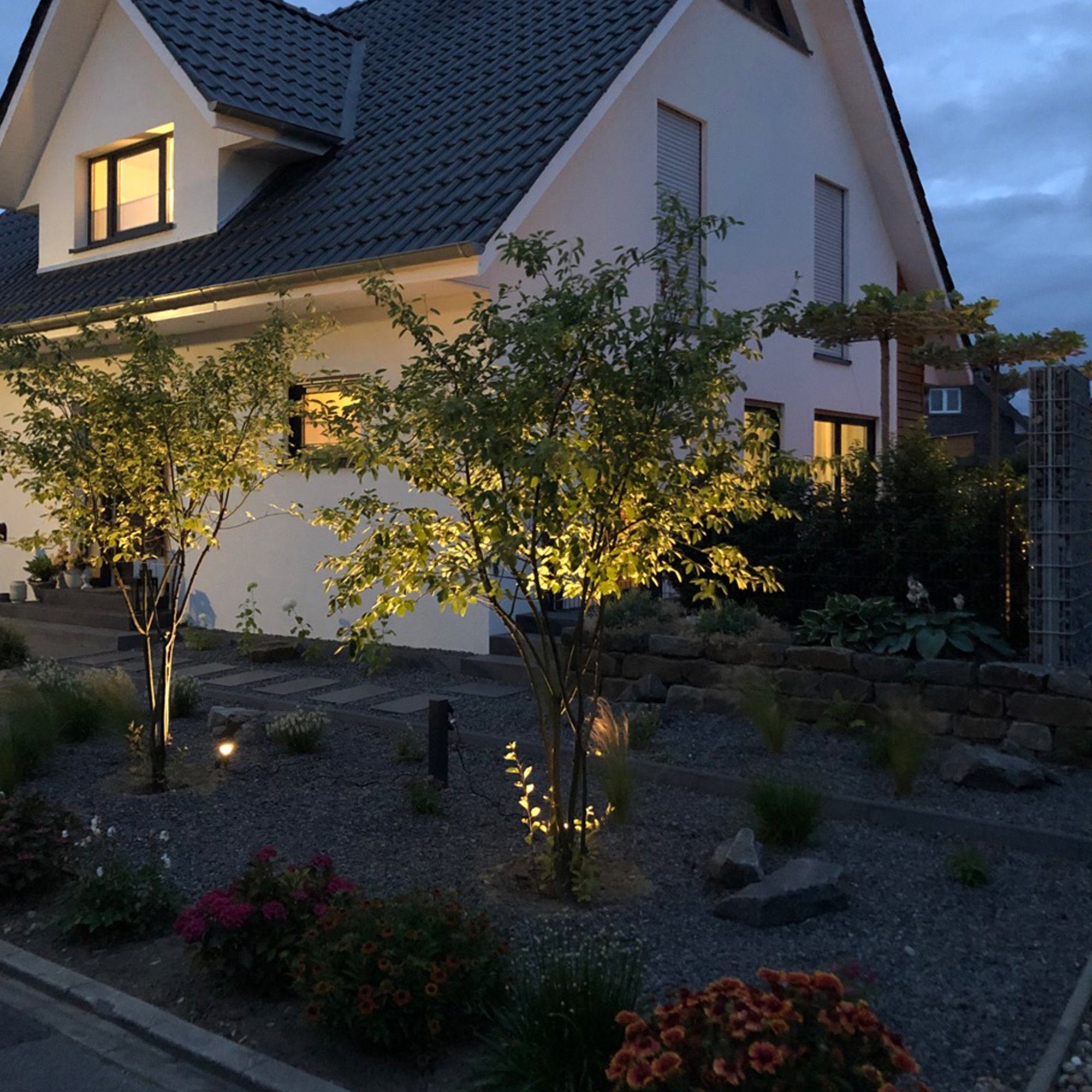 B.K.Licht LED Gartenstrahler, Warmweiß, SET Nima, Gartenleuchte Außenstrahler, Spießstrahler, LED 2er Leuchtmittel Erdspieß, wechselbar