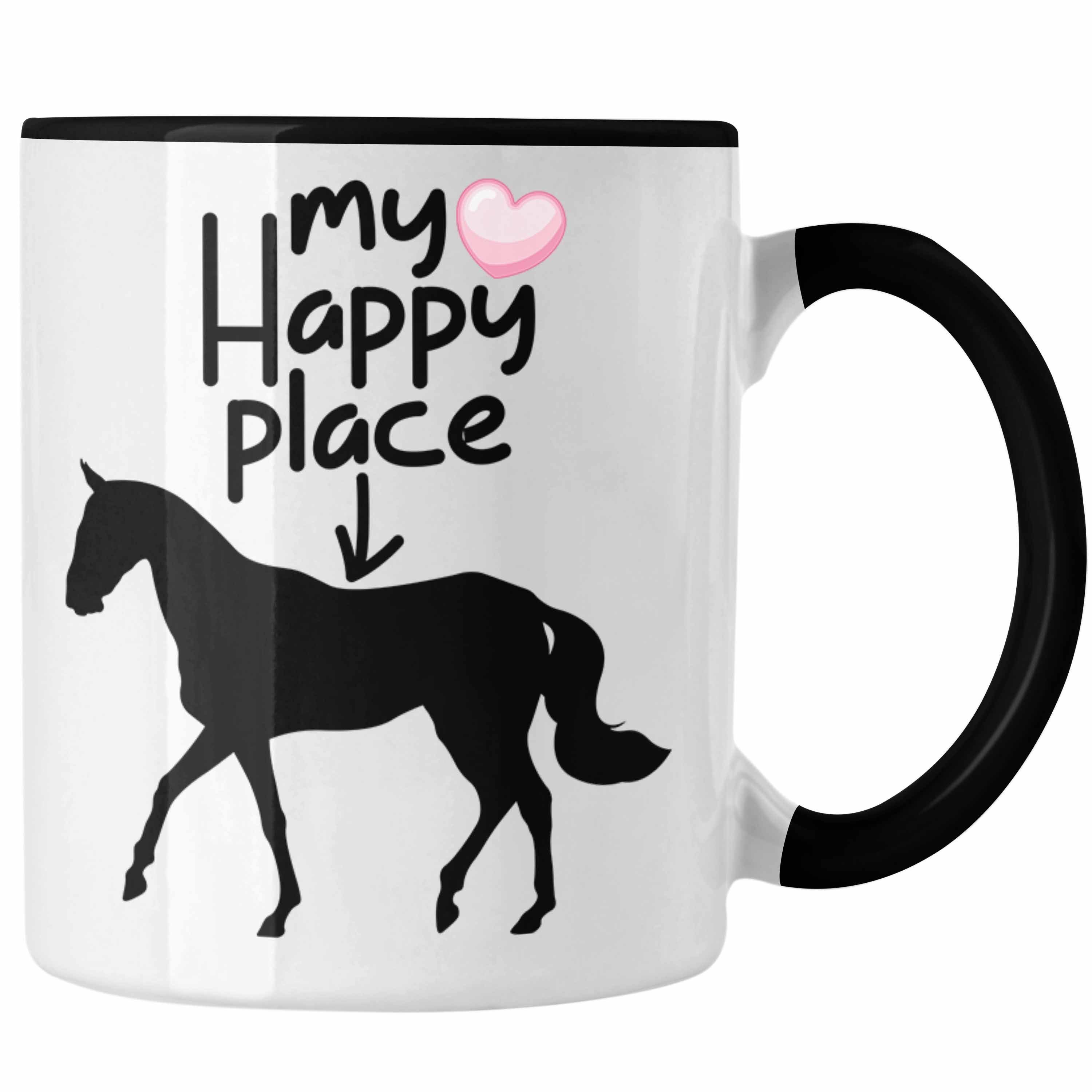 Trendation Tasse "My Happy Place" Tasse für Reiterinnen Lustige Geschenkidee für Pferde Schwarz