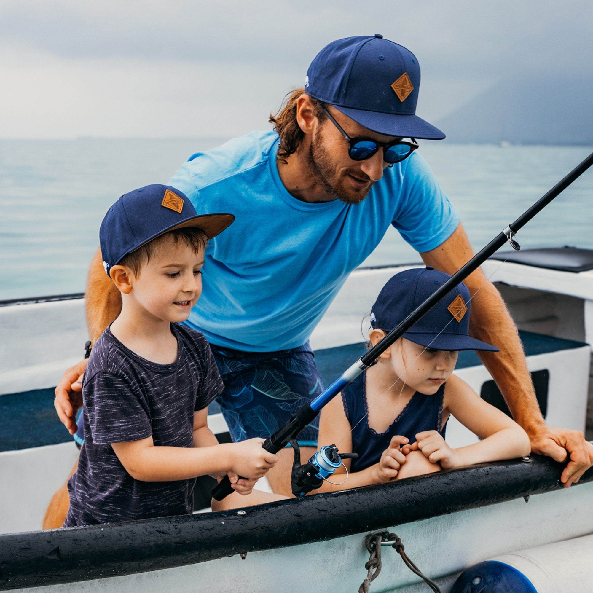 Soulbuddy Baseball Cap 2er-Set Partnerlook-Set, Geschenk für Eltern, Geschenk Papa Mama (Set = 1x Eltern Cap + 1x Kinder Cap, Identisches Partnerlook-Set)