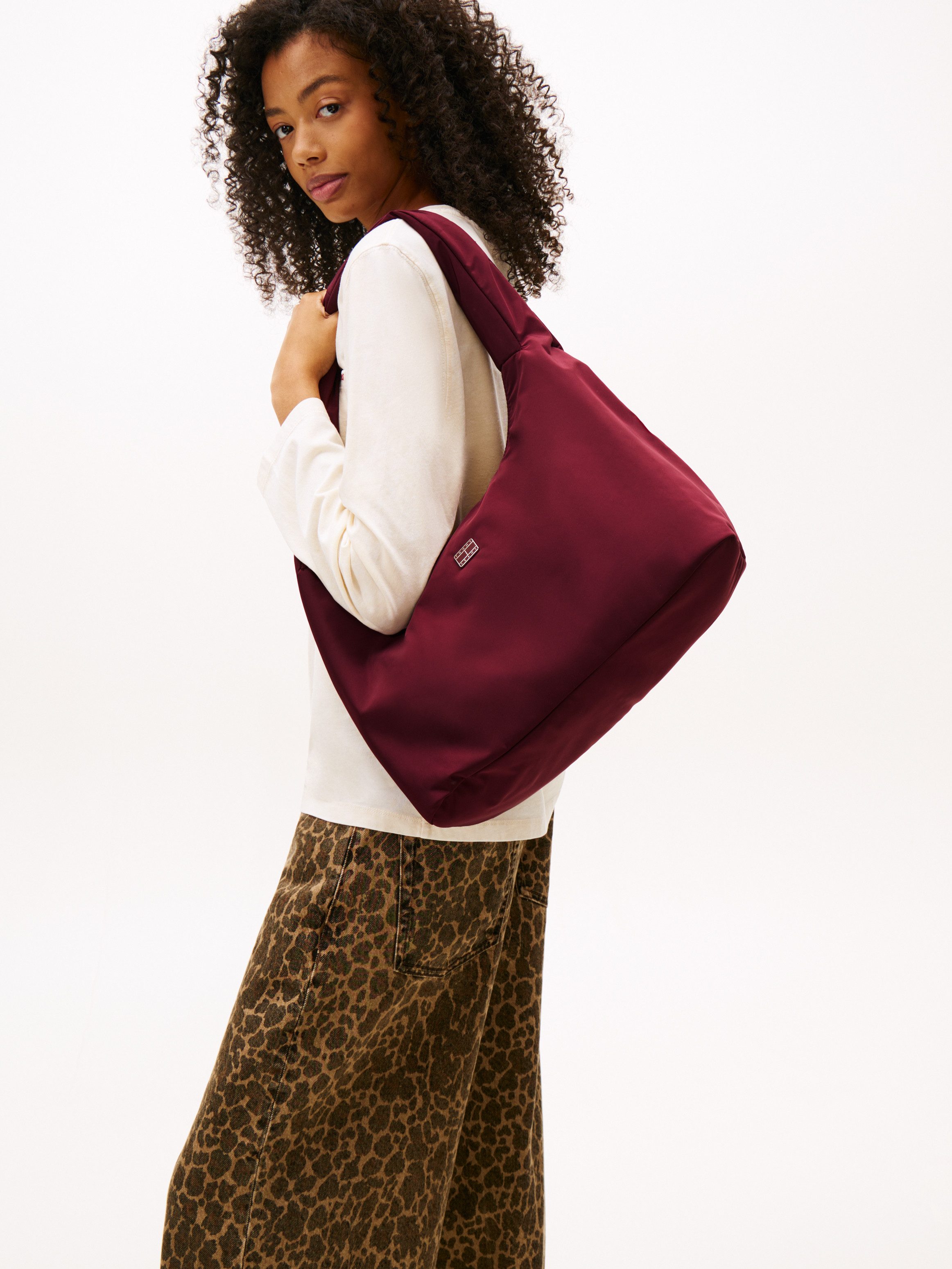 Tommy Jeans Hobo TJW URBAN NYLON HOBO, Damen Schultertasche, Minibag mit wertigem Logo-Emblem