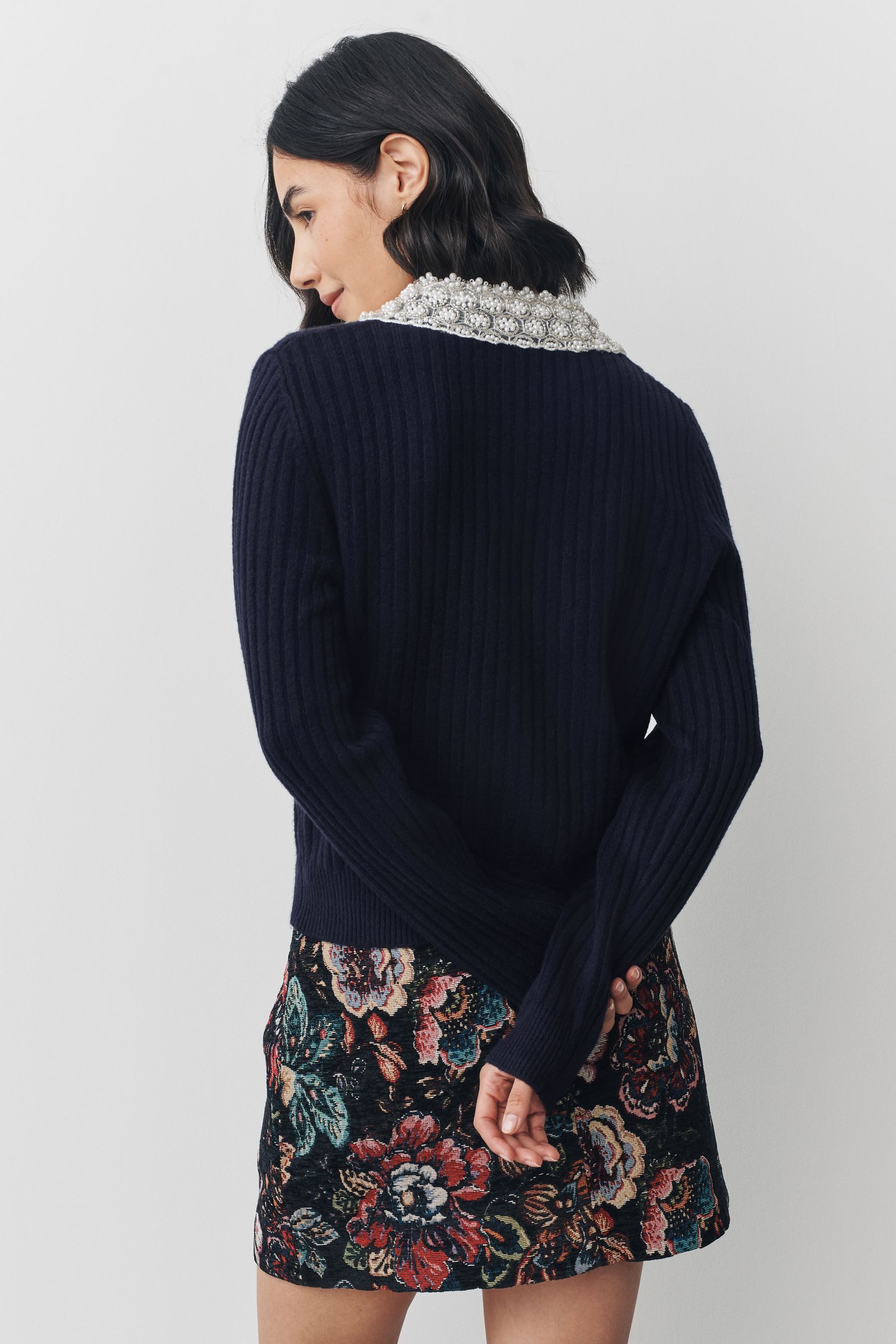 Next Strickjacke Gerippte Strickjacke mit Wollanteil + Perlenkragen (1-tlg) günstig online kaufen