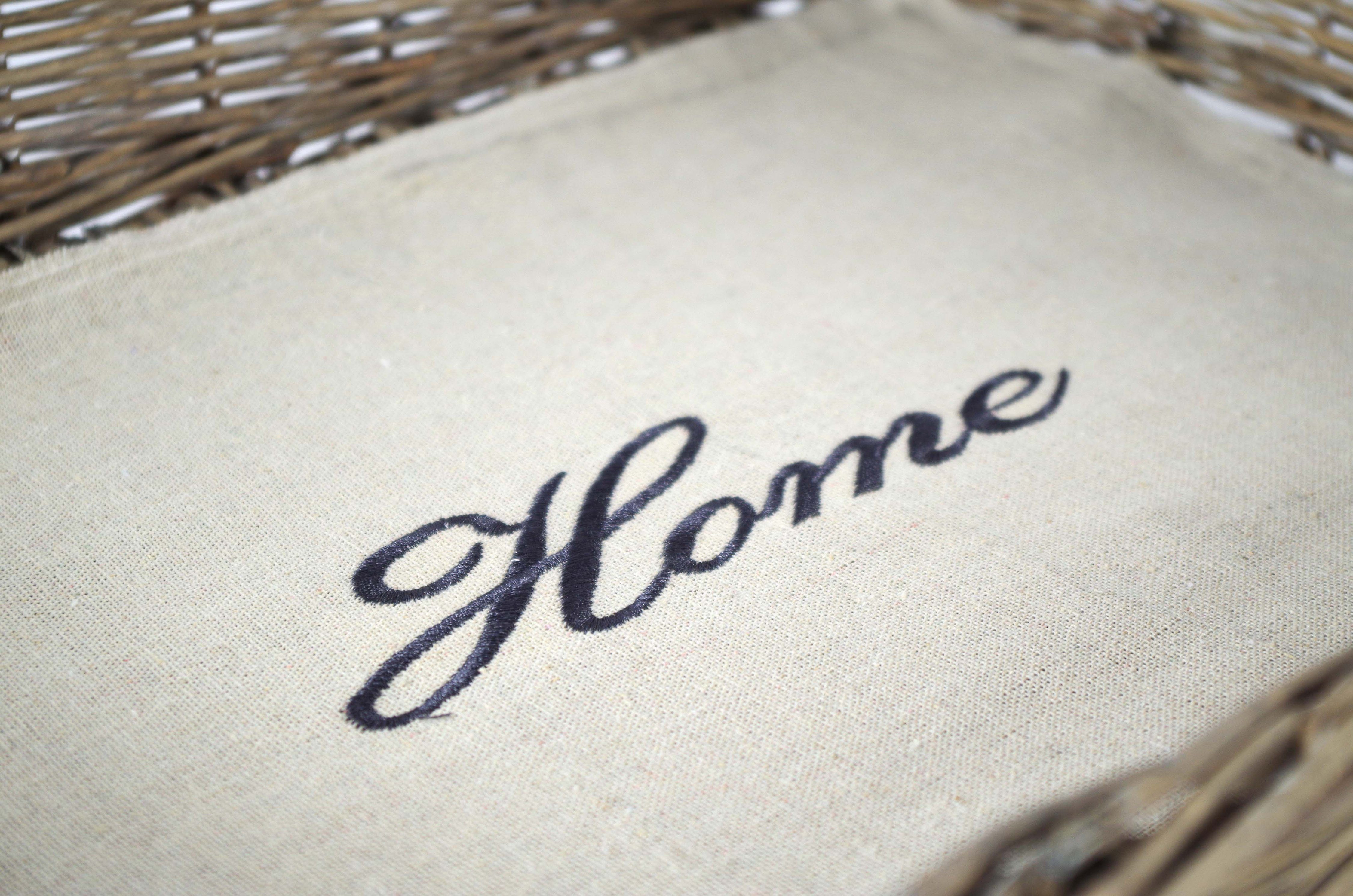 Kobolo Tablett Serviertablett mit Textil Schriftzug HOME, Weide