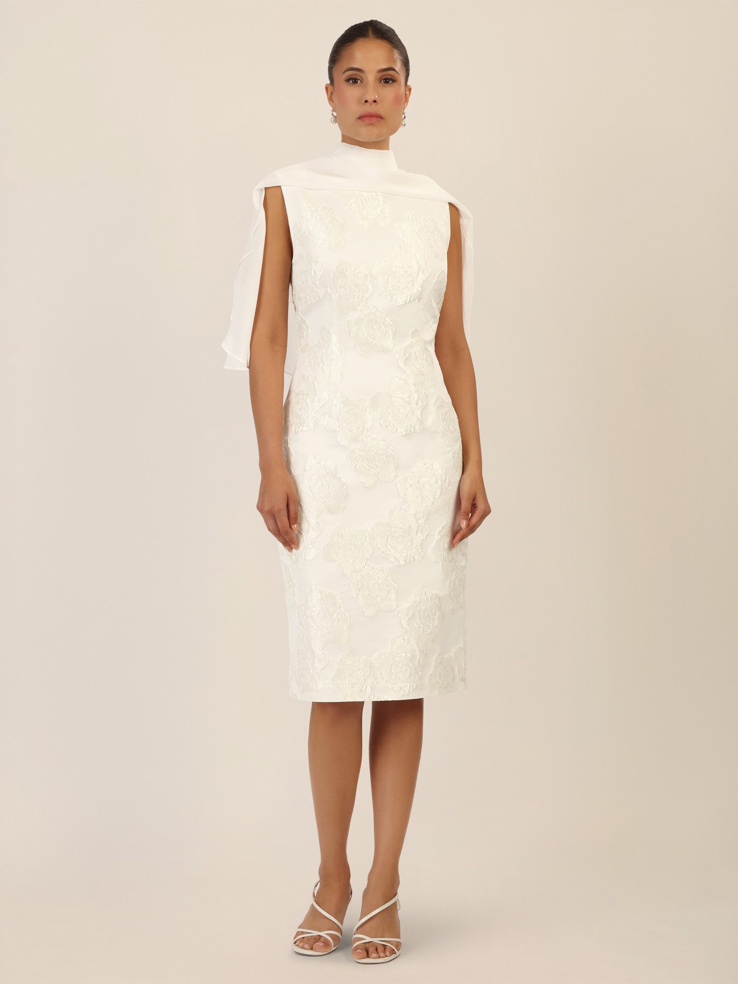 Apart Abendkleid mit floraler Struktur und Chiffoncape günstig online kaufen