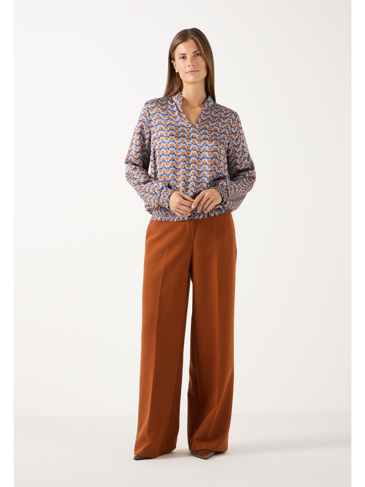 MORE&MORE Langarmbluse verspielte, lockere Herzchenprint-Satinbluse