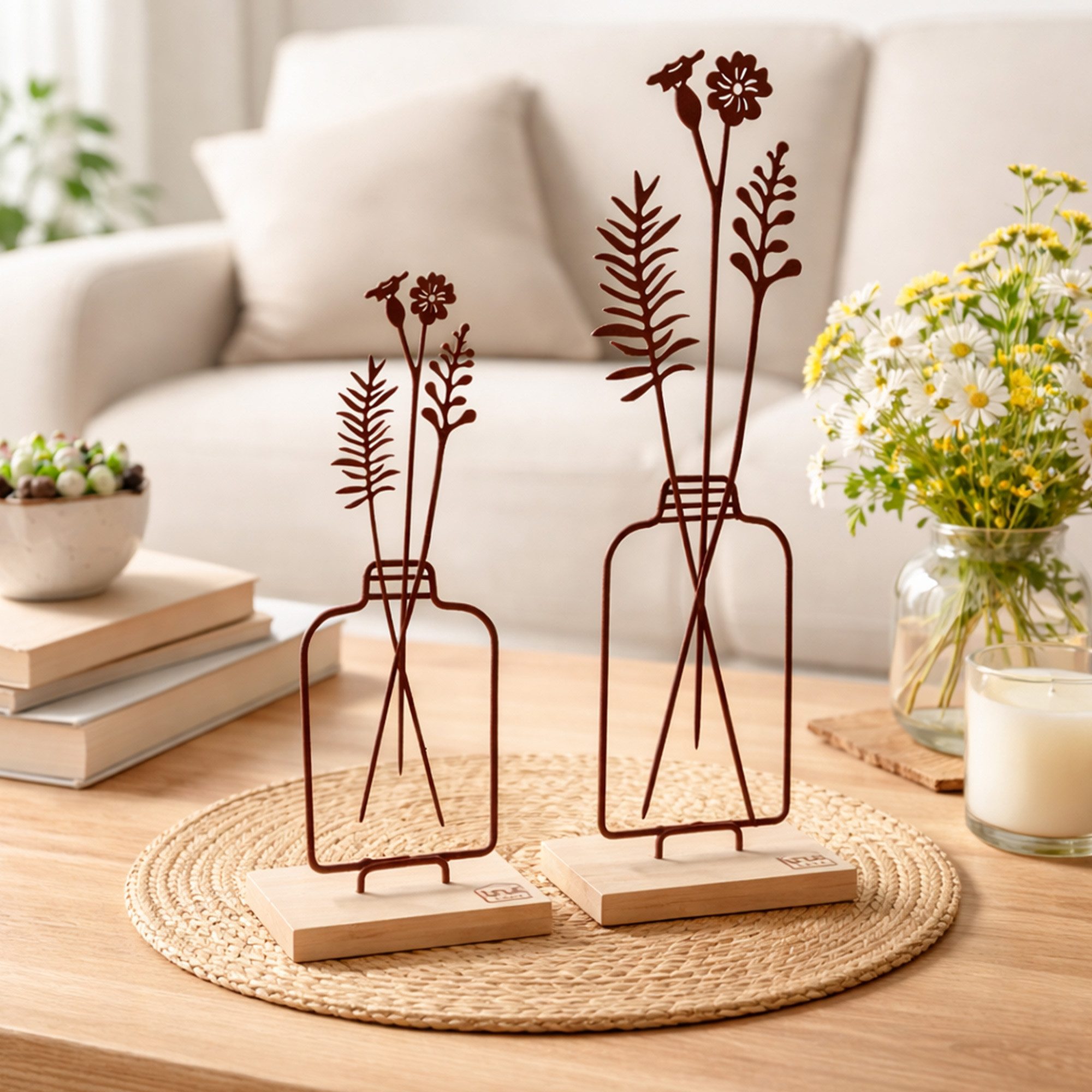 UNUS HOME Dekofigur Aufsteller Blumenvase 2er Set (2er Set in unterschiedlichen Größen), Blumenvase-Silhouette aus Metall und Bambus-Holz Wohndekoration