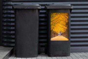 MuchoWow Wandsticker Gelbe Bäume in Südkorea (1 St), Mülleimer-aufkleber, Mülltonne, Sticker, Container, Abfalbehälter