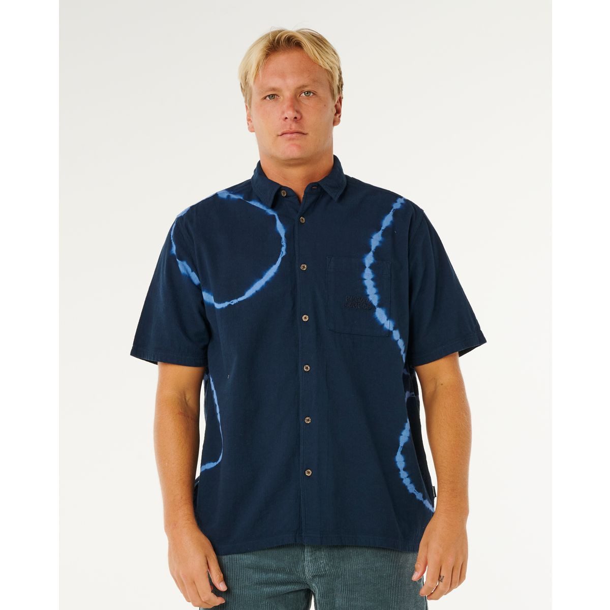Rip Curl Kurzarmshirt Pacific Rinse Short Sleeve Shirt Zeitloses, komfortables Surf-Hemd mit Bruststickerei und