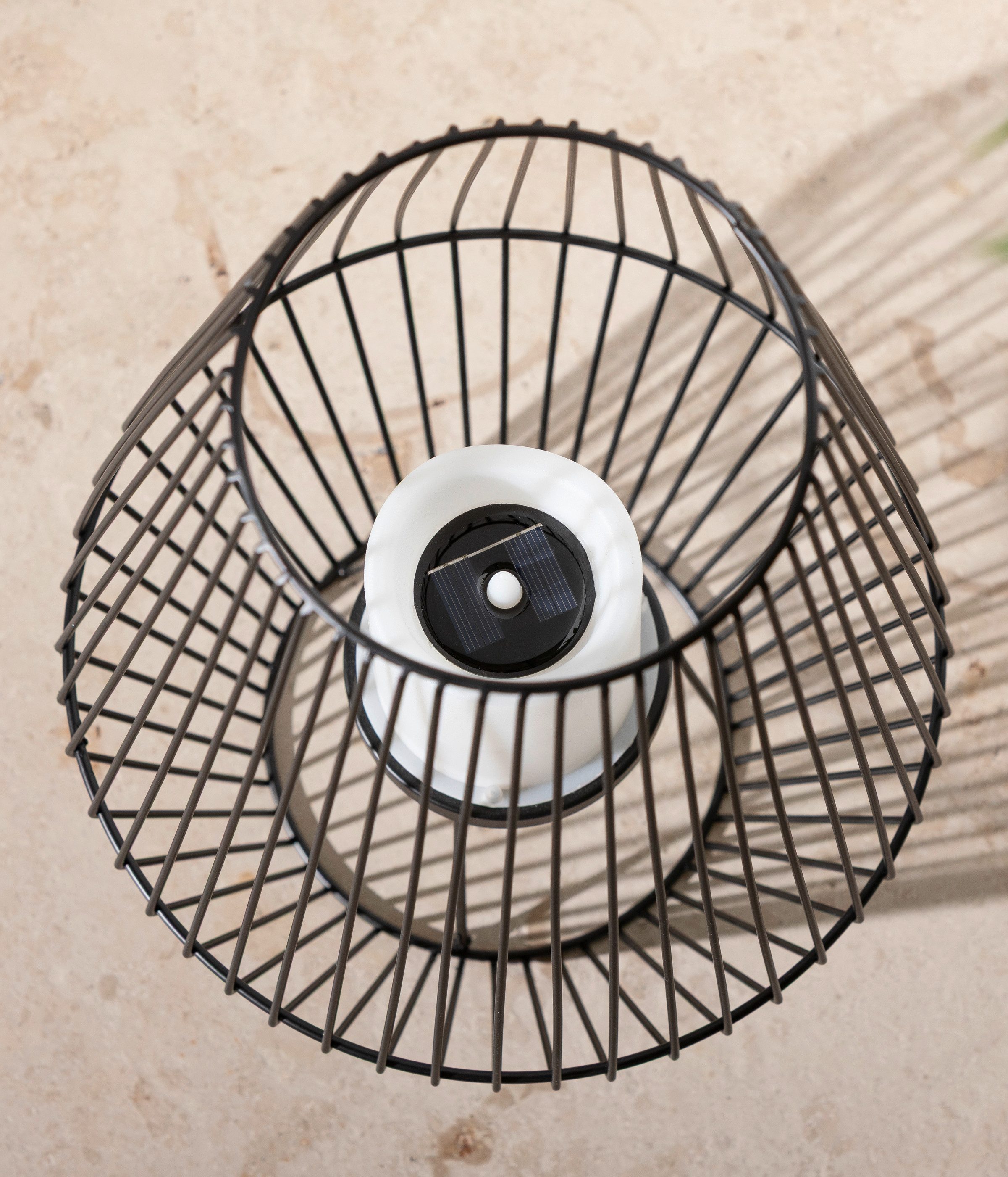 Dehner LED Solarleuchte Vilaflor, warmweißes Licht, Metall / Kunststoff, schwarz, Warmweiß, Romantische LED-Kerze, modernes Solarlicht, wetterfest für den Garten