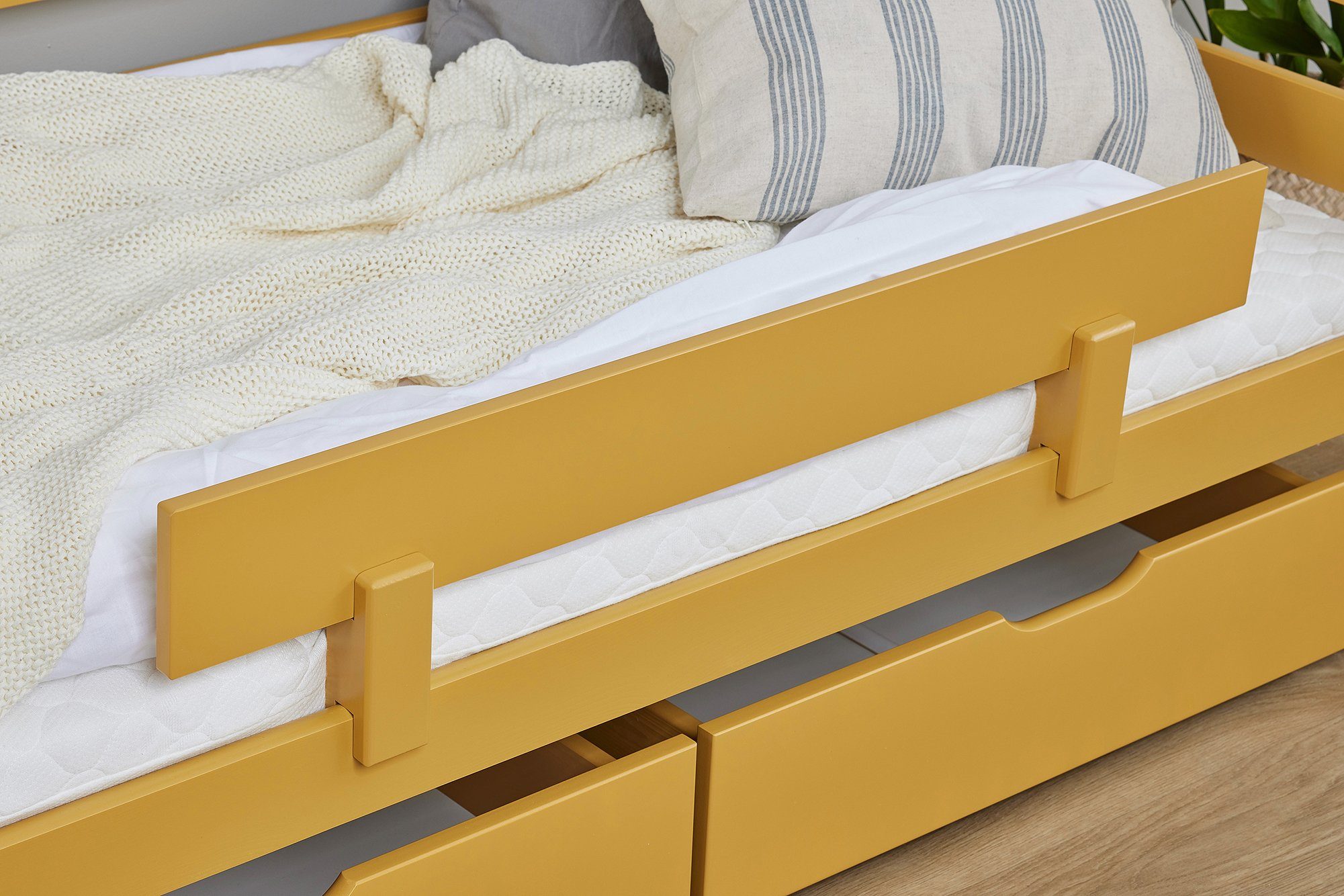ECO Juniorbett Gelb für Kinderbett Rausfallschutz Hoppekids Comfort