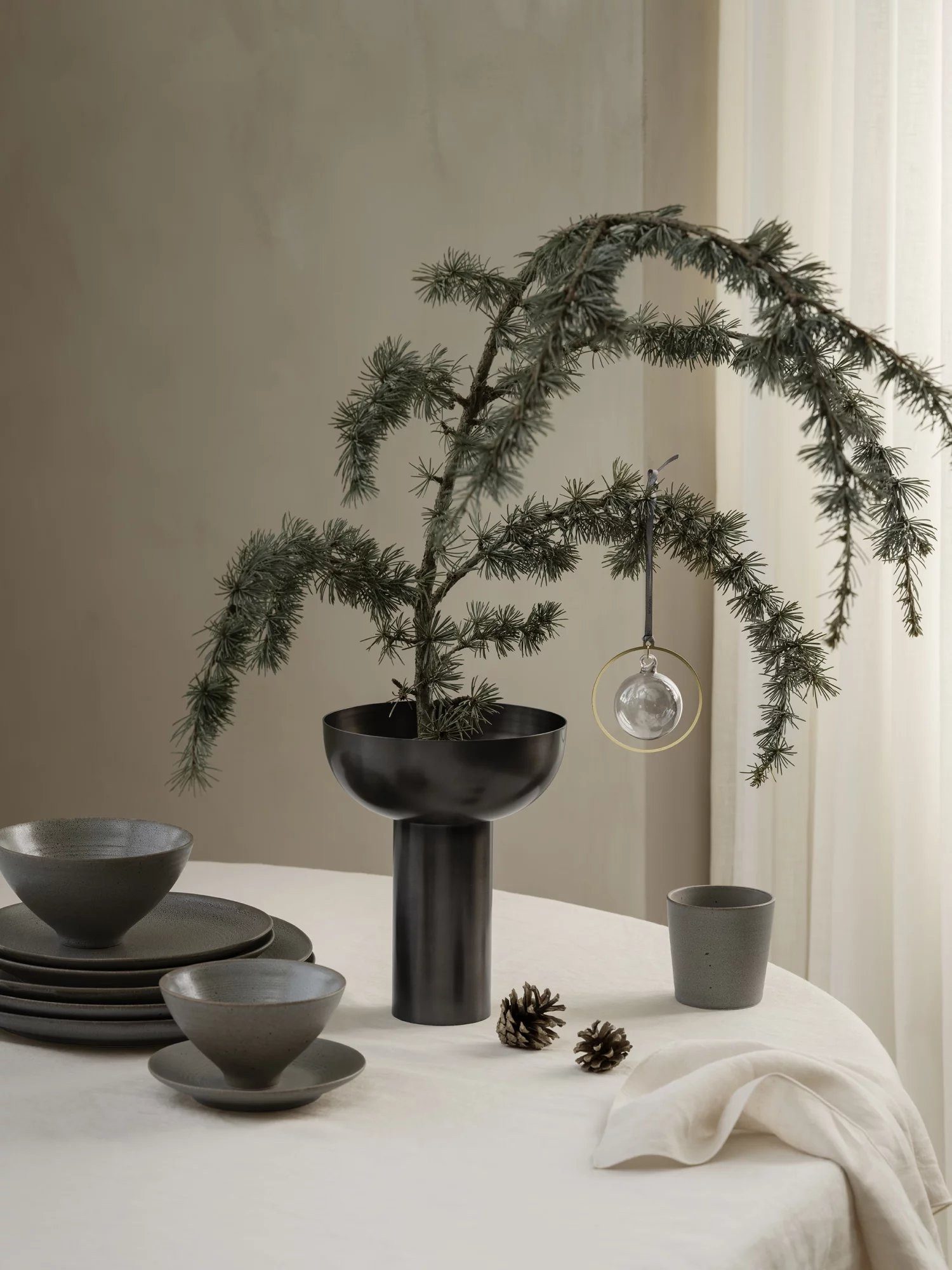 blomus Salatschüssel -KUMI- Keramik Salatschale: Japanische Tradition in edlen Farben, Steingut, Designer, Hochwertig, Reaktive Glasur, Spülmaschinenfest, 21cm
