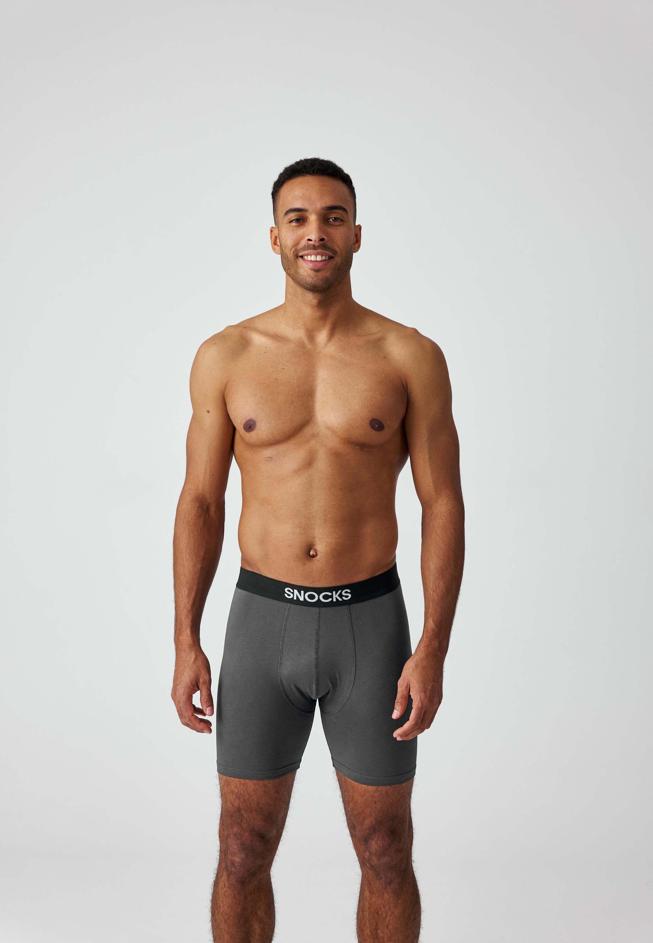 SNOCKS Boxershorts Enge Unterhosen mit längerem Bein Herren Männer (6-St) aus Bio-Baumwolle, ohne kratzenden Zettel, bequem durch längeres Bein