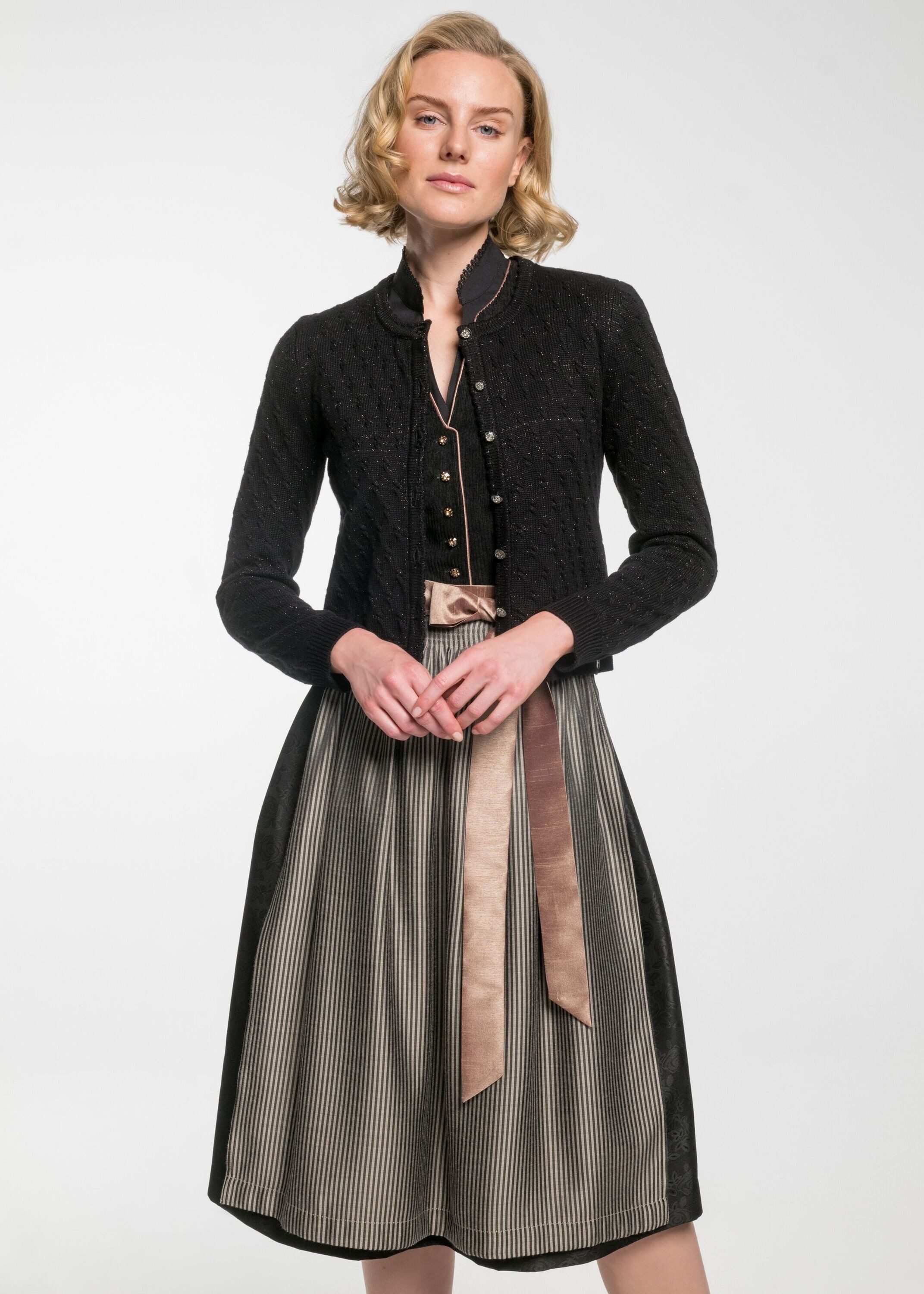 Spieth & Wensky Trachtenstrickjacke Eslem (1-tlg) S&W Metalllabel am Jackenbund