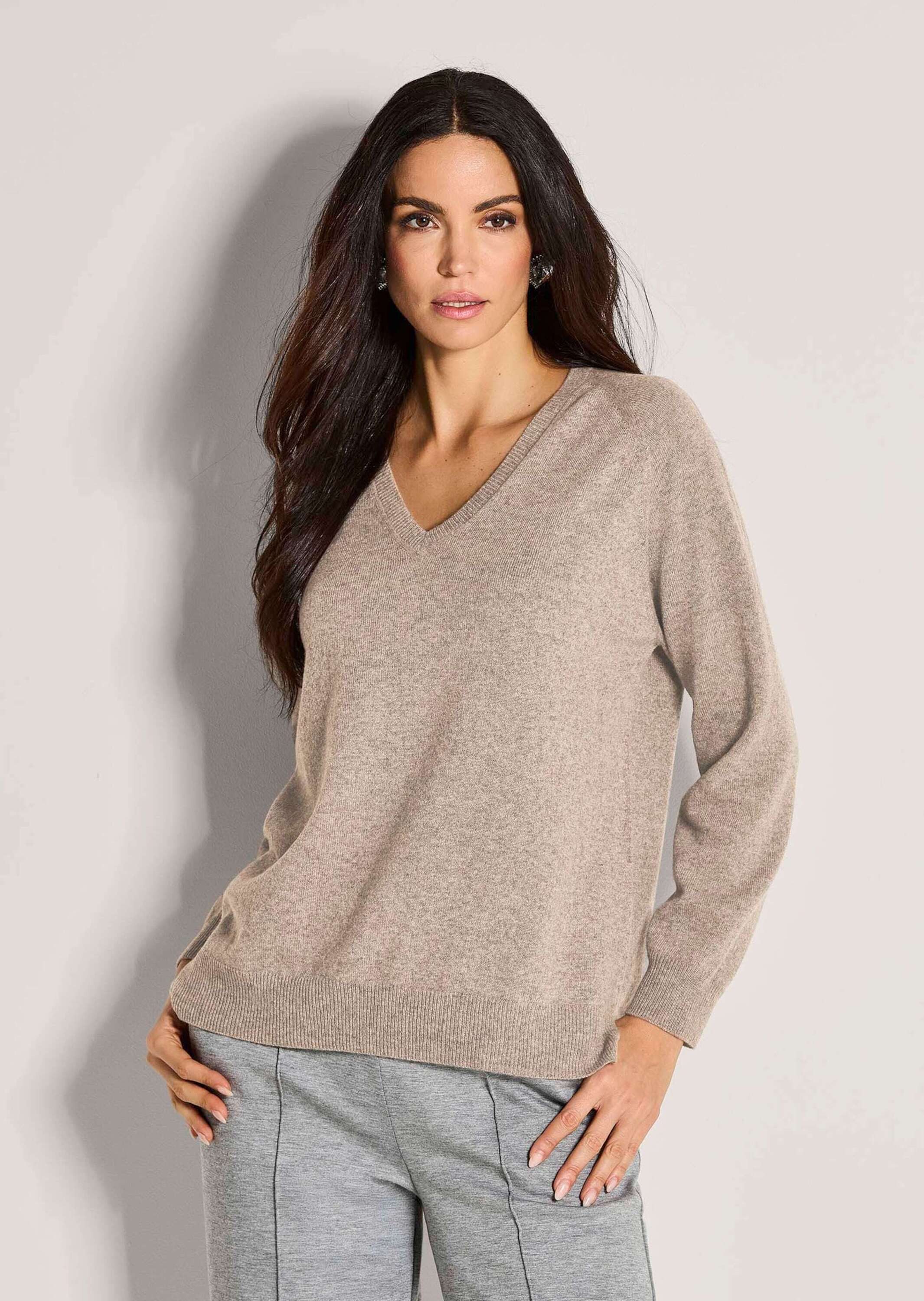 MADELEINE Strickpullover Casual Strickpullover mit V-Ausschnitt Langarmshirt mit eleganten Rippstrickabschlüssen und Langarm