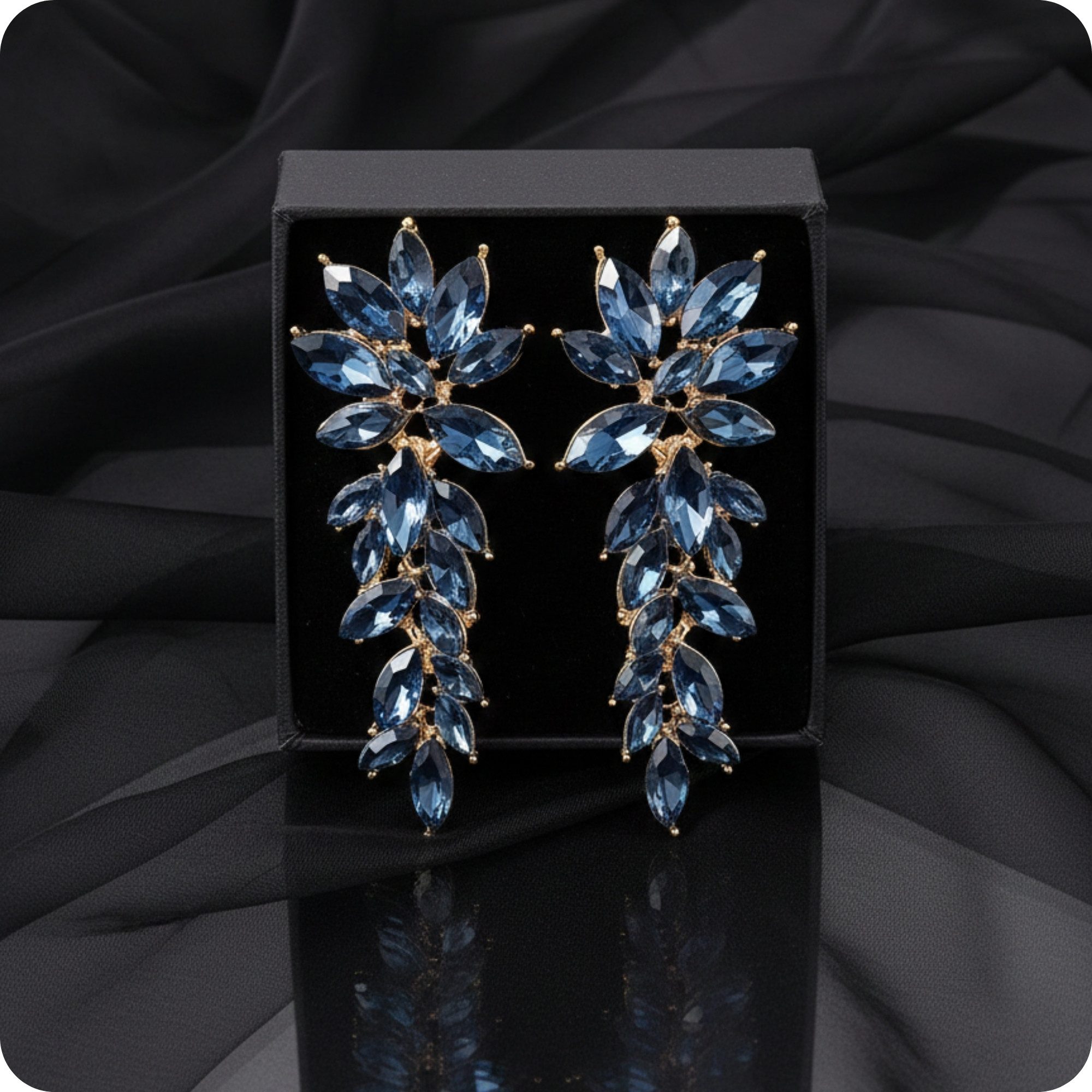 YouBella Ohrhänger-Set Kristalltropfen und Dangler Ohrringe Für Frauen & Mädchen (Inhalt der Packung: Paar Ohrringe x 1, Perfekt für besondere Anlässe & Office Wear), Vergoldet Modische künstliche Schmuck