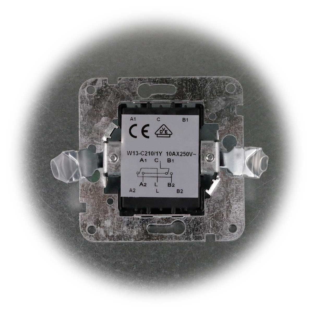 Produktbild von DELPHI Kreuzschalter – 250 V, 10 A, Unterputz, Weiß, Mit 1-fach Rahmen, Für Wechselschaltungen