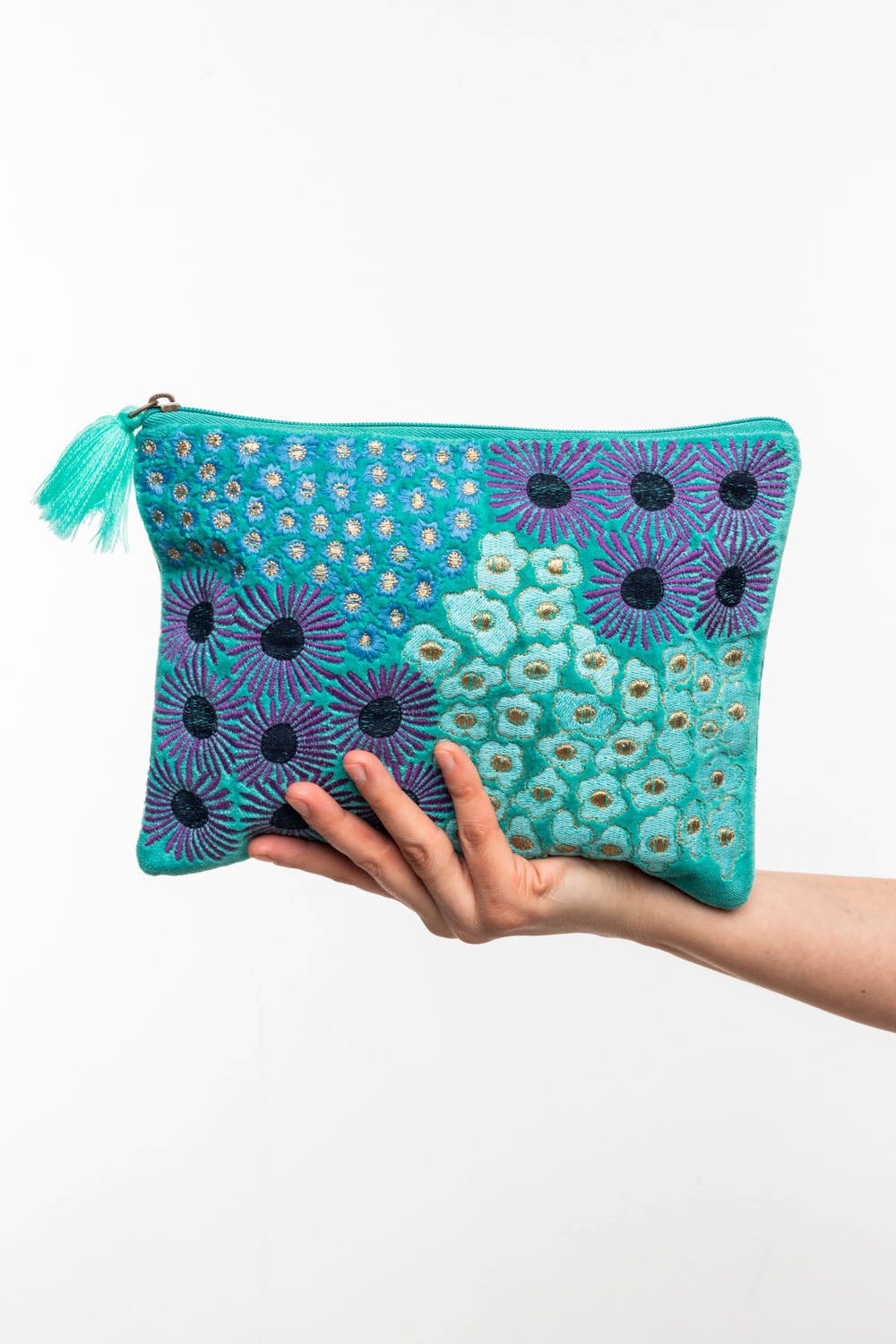 Tranquillo Aufbewahrungstasche Samttäschchen BLOSSOM, Samtige Oberfläche mit farbenfroher Stickerei und Quaste