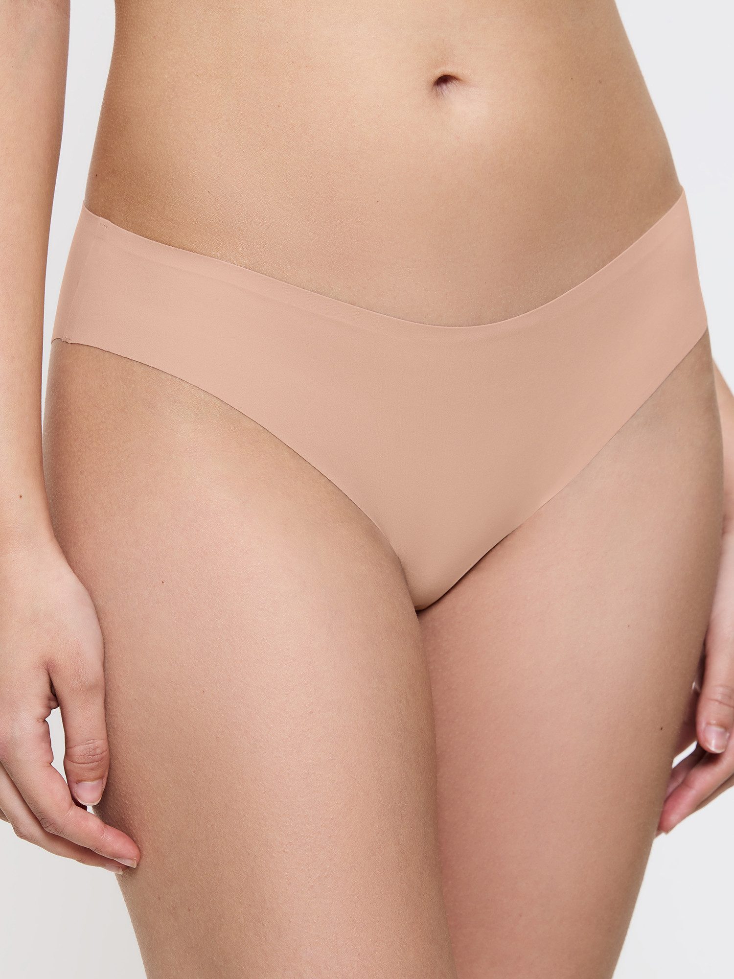Triumph Tai-Slip Red Label Smart Invisible nahtlose Verarbeitung - keine sichtbaren Pantylines