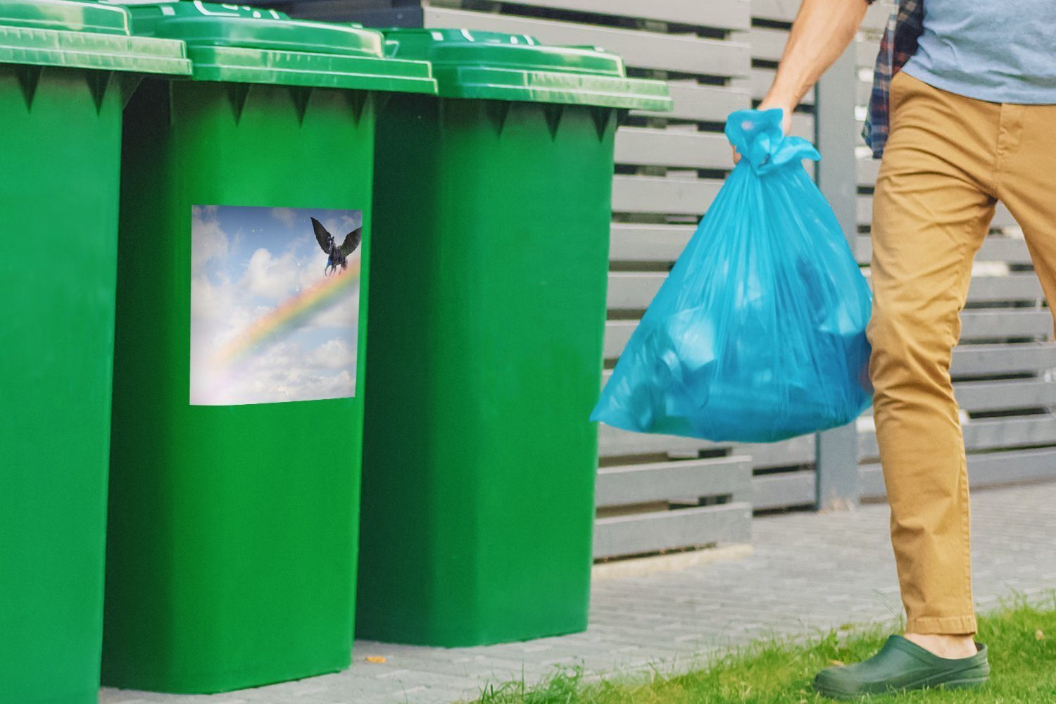 MuchoWow Wandsticker Ein Pegasus fliegt Container, den Mülltonne, Sticker, St), über Regenbogen Abfalbehälter Mülleimer-aufkleber, (1