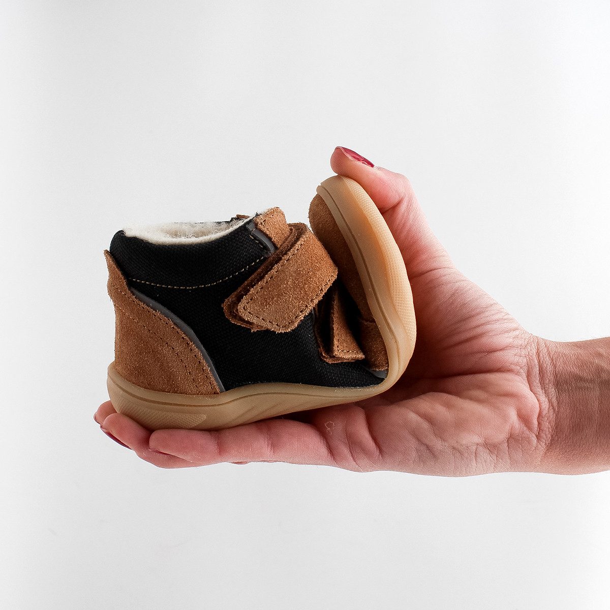 POLOLO Kinderschuh Mario mit Klettverschluss, Barfußschuh mit reflektierenden Elementen, gefüttert mit Bio-Wolle