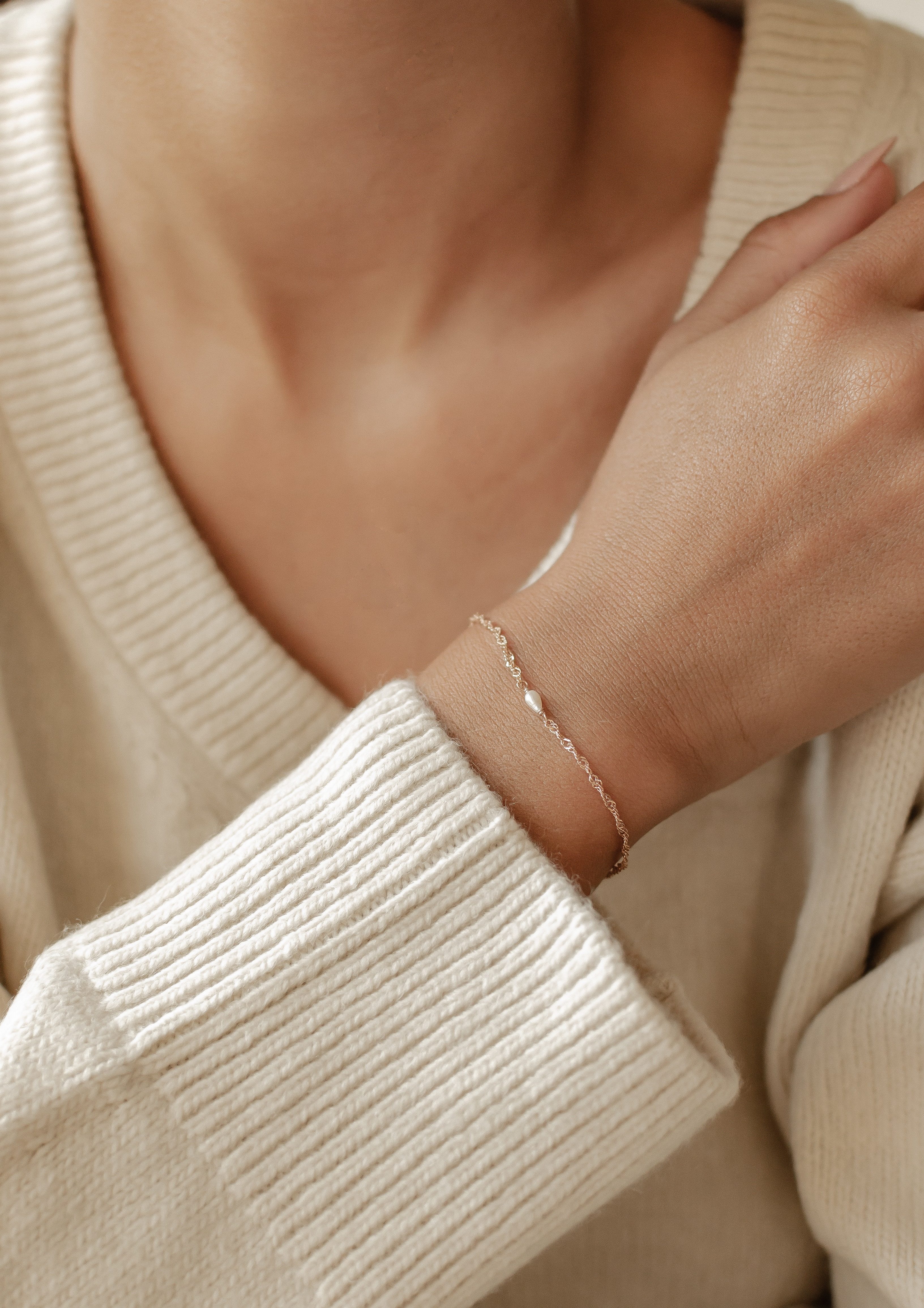 Hey Happiness Perlenarmband mit weißer Süßwasserperle, Zarte 925 Silber Damen Armkette, 18K Vergoldet