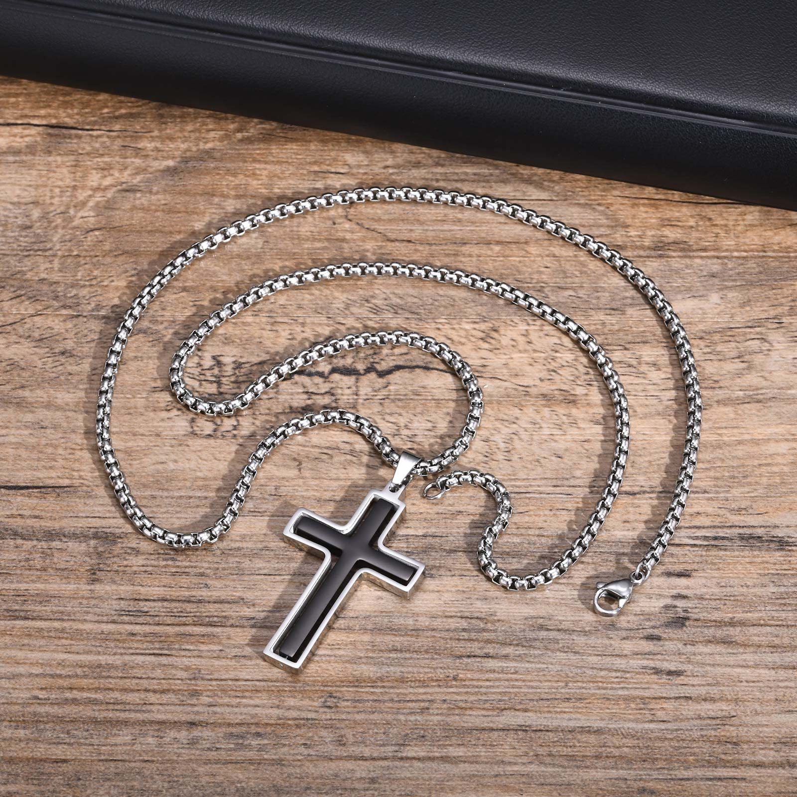 KARMA Kreuzkette Herrenkette Halskette mit Anhänger Edelstahl Kreuz Silber Schwarz (Kette mit Anhänger), Herrenschmuck Männerschmuck Geschenk für Ihn Kreukette – Bild 5 von 5