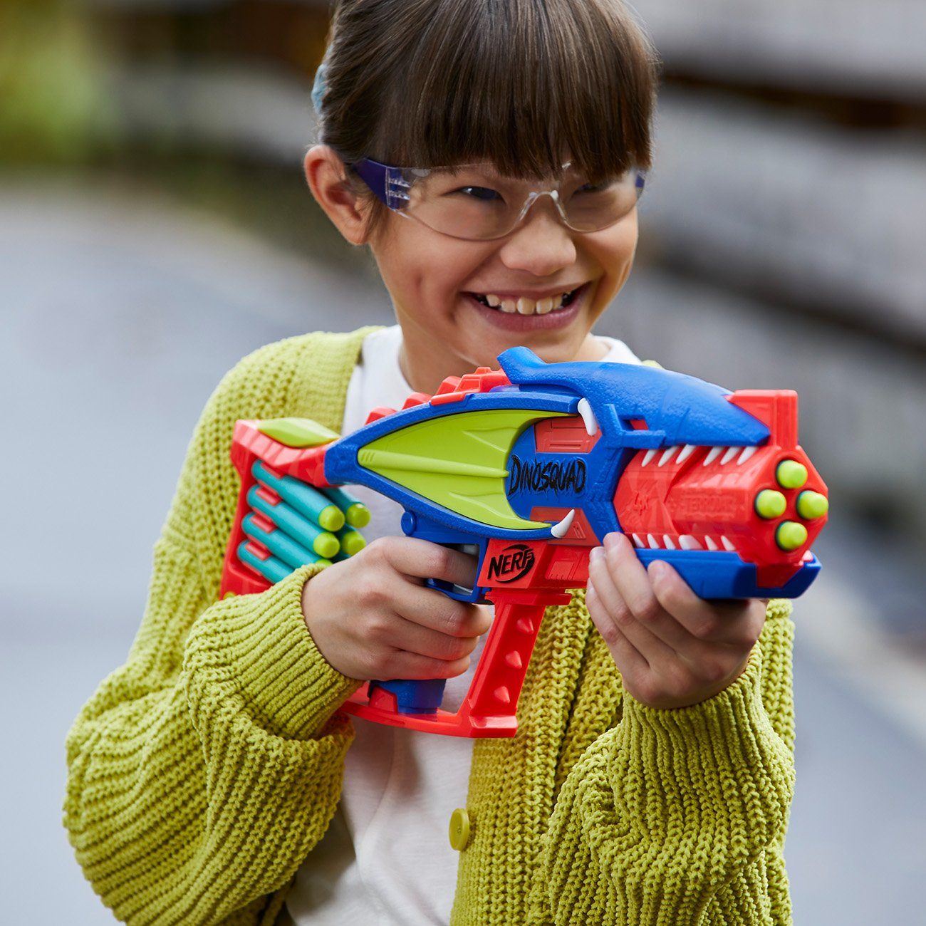 Nerf Spielwelt DinoSquad Terrodak, 12 Dart Schaumpfeile, Darthalter, Pumpenschleuder