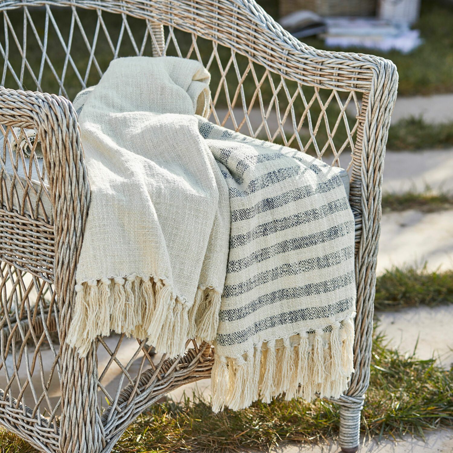 Mirabeau Tagesdecke Plaid Marpent creme/blau günstig online kaufen
