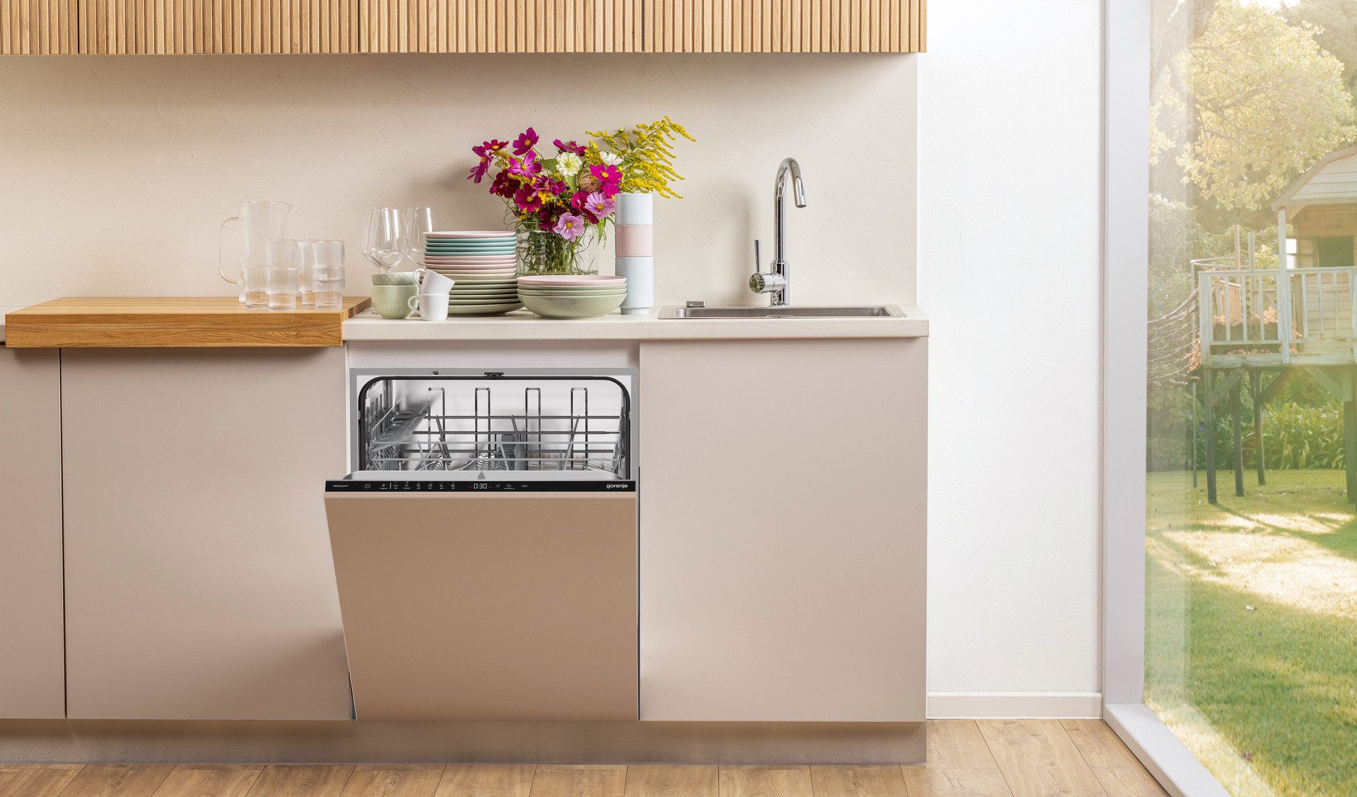 GORENJE vollintegrierbarer Geschirrspüler GV642A65, 8,9 l, 14 Maßgedecke, Made in Europe, auto. Türöffnung, Hygiene Programm