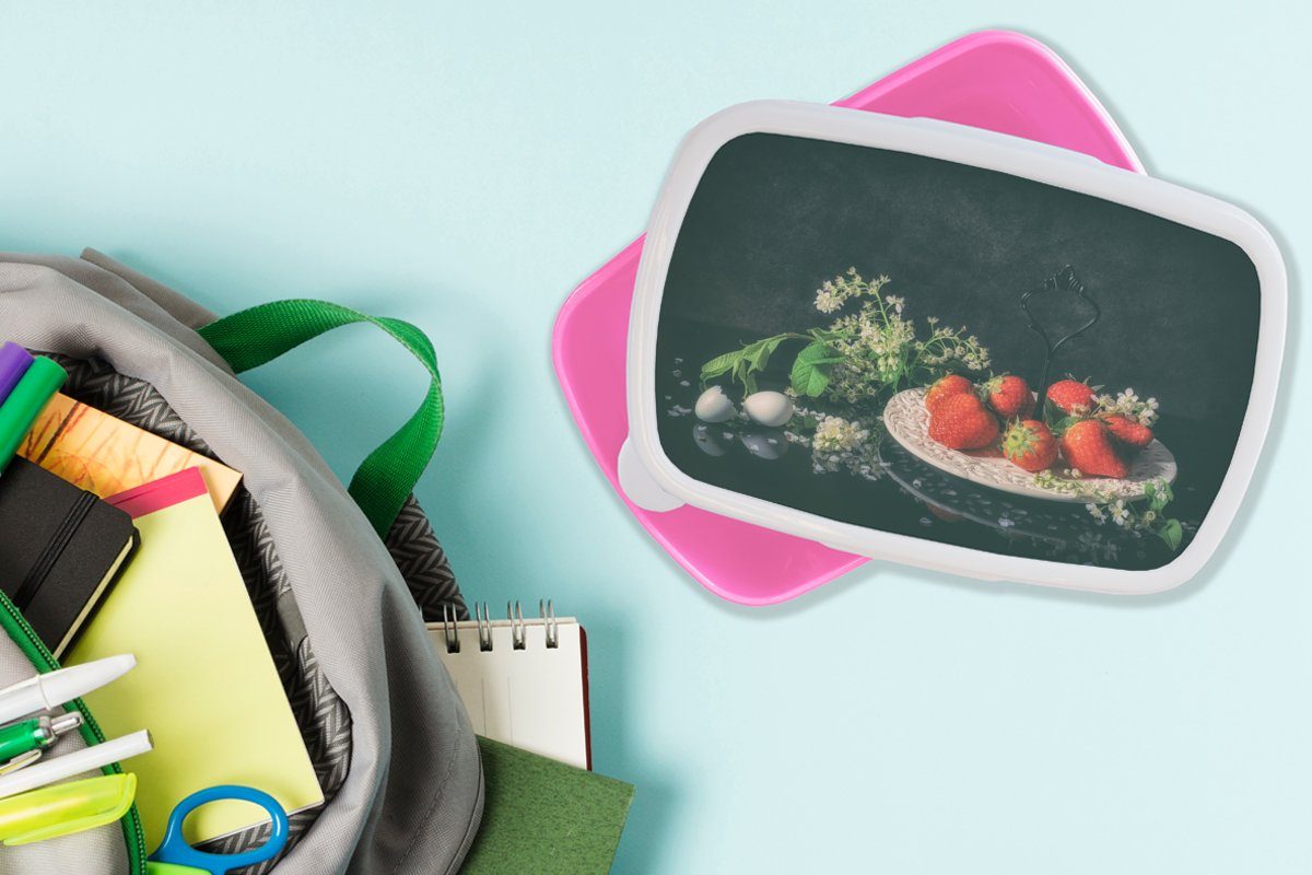MuchoWow Lunchbox Erdbeeren - Kinder, Brotbox für Brotdose Kunststoff, Ei Erwachsene, Malerei - - - Snackbox, rosa Blumen Kunststoff Stillleben Mädchen, (2-tlg), - Teller