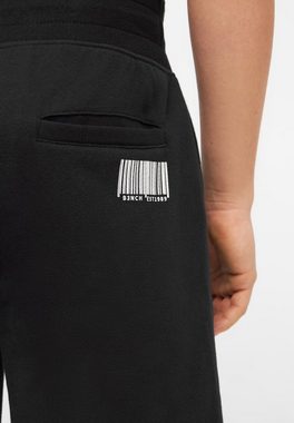 Bench. Shorts BE-123163 Logo