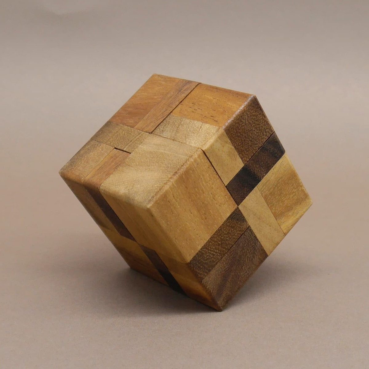 ROMBOL Denkspiele Spiel 6 PIECES IN A CUBE - schönes Geduldsspiel, Knobelspiel, Holzpuzzle