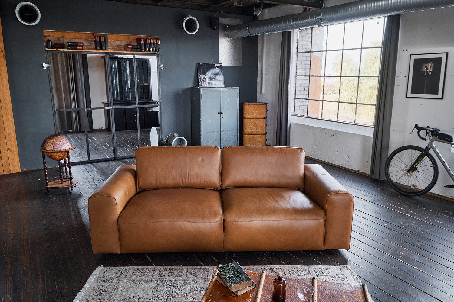 KAWOLA Sofa BODHI Leder Couch - Gemütlichkeit - Wohnzimmer Sofa, Modernes Sofa für Drei, hochwertiger Bezug, toller Sitzkomfort