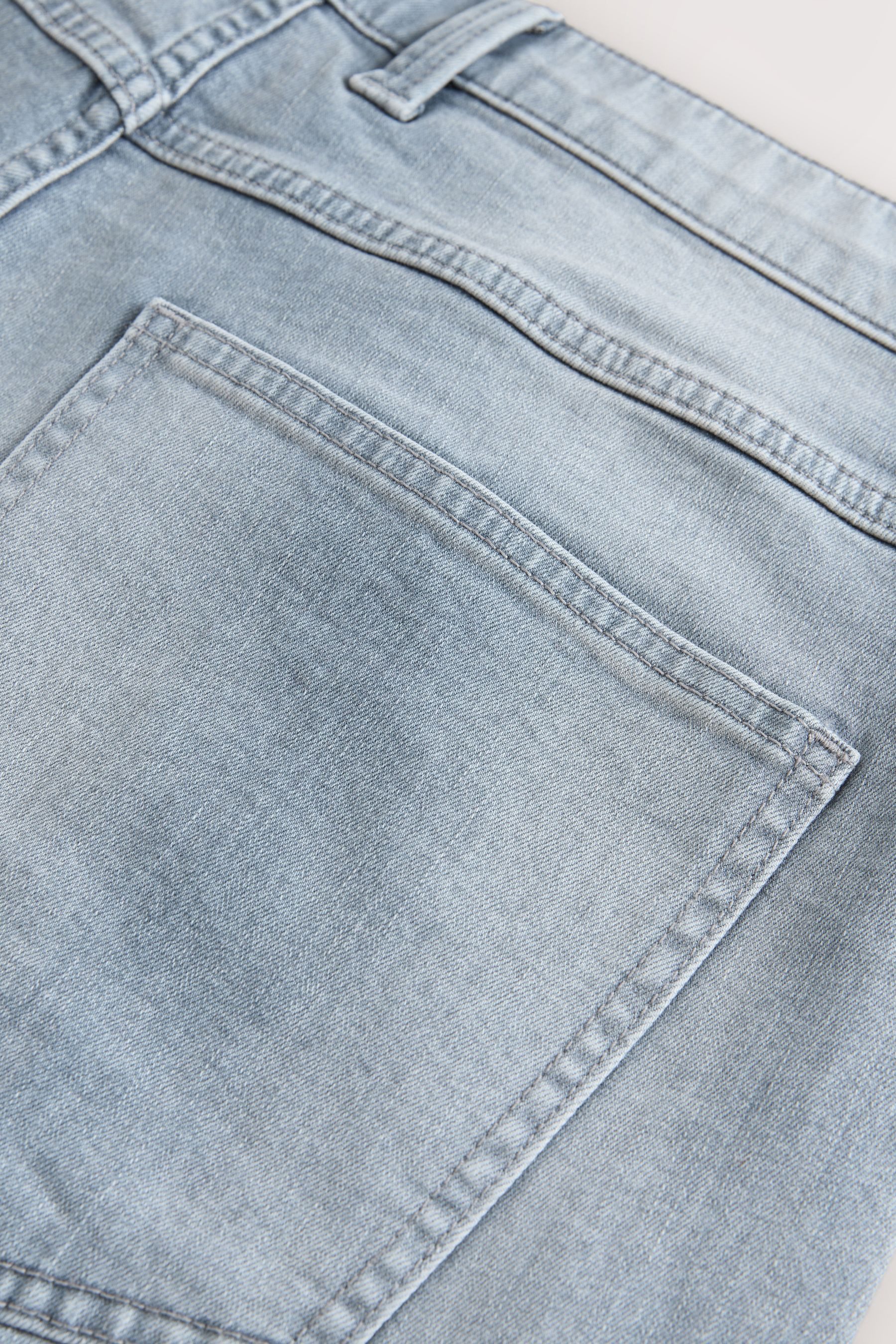 Next Jeansshorts Jeansshorts mit Stretch im Slim Fit (1-tlg)