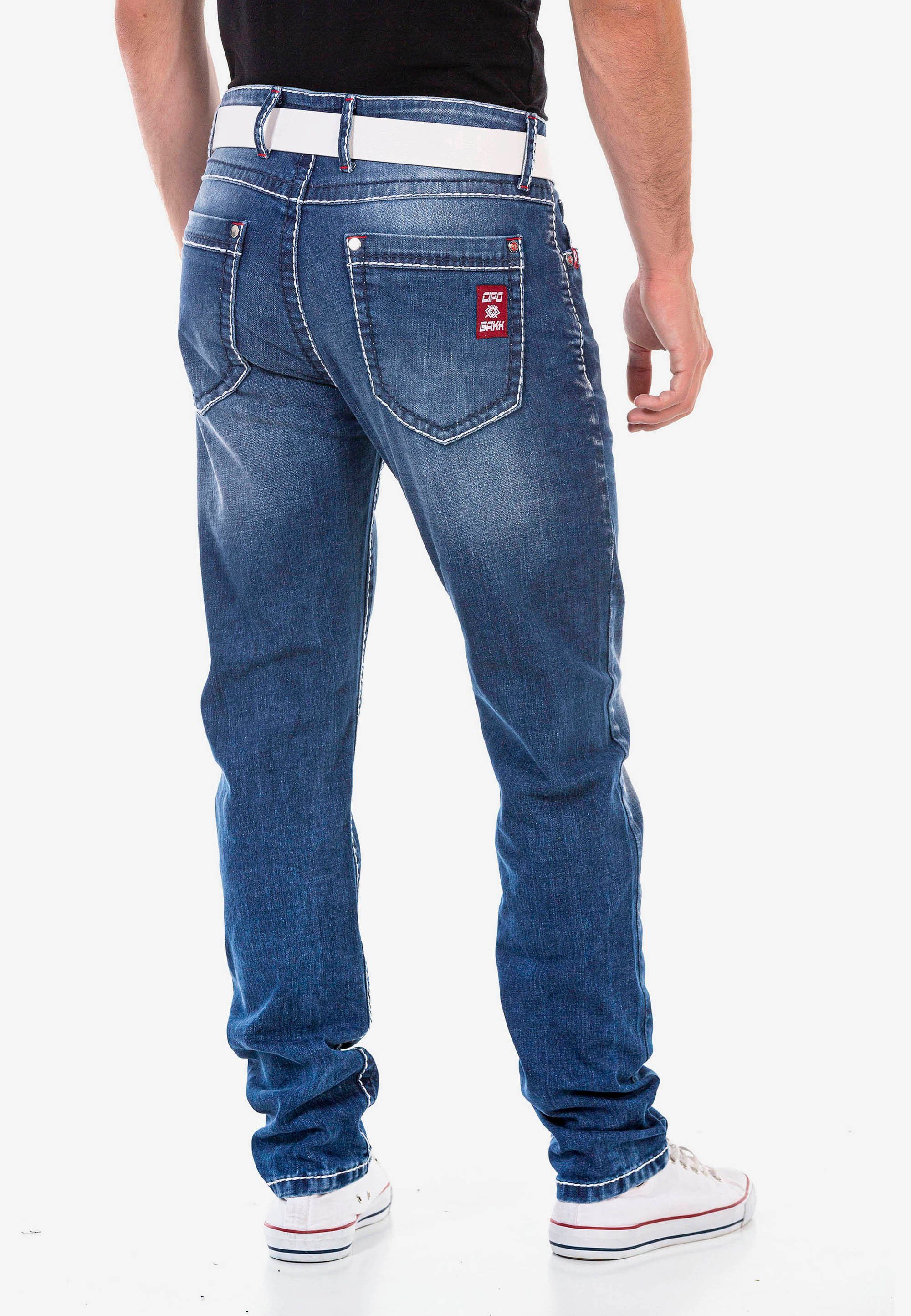 Cipo 5-Pocket-Style & im Straight-Jeans Baxx klassischen