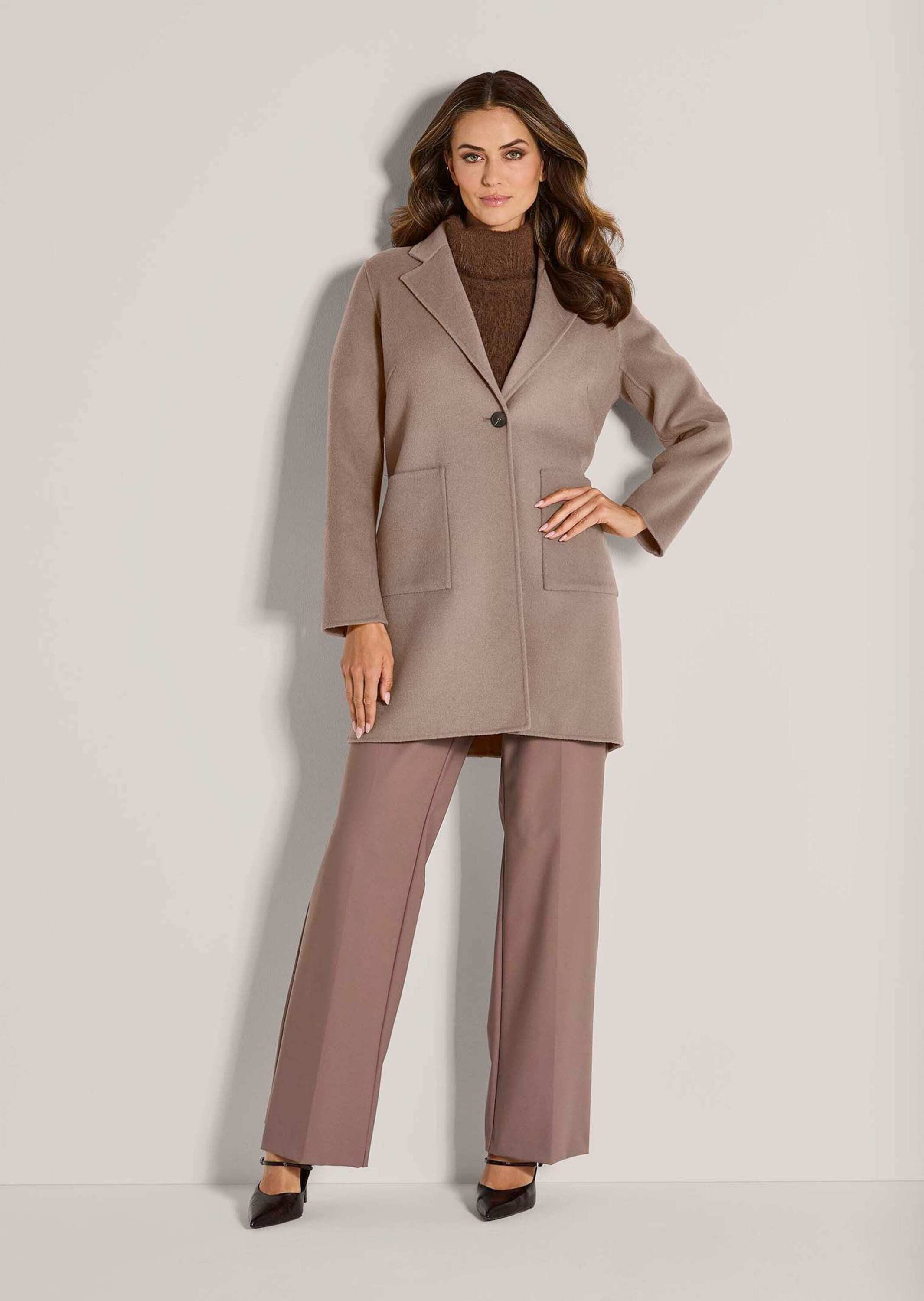 MADELEINE Kurzmantel Eleganter Doubleface-Mantel mit Reverskragen Klassisch günstig online kaufen