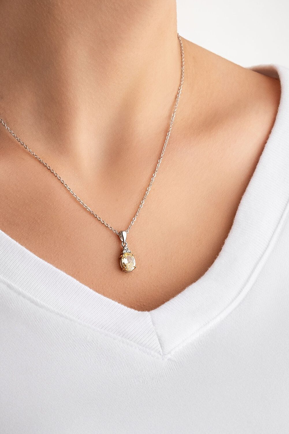 So CHIC... Kette mit Einhänger Minimal 18K Weißgold Plattiert 45cm Anhänger