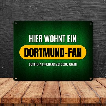 speecheese Metallschild Hier wohnt ein Dortmund Fan Metallschild mit Rasen Motiv Fußball