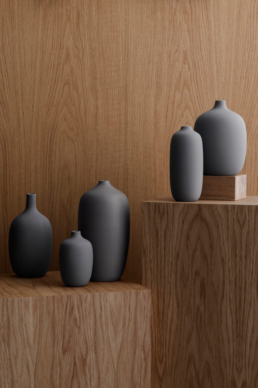 blomus Dekovase -CEOLA- Designer-Vasen: Hochwertige Keramik mit matter Oberfläche, Zeitlos, Hochwertige Keramik, Matte Glasur, Organische Form, Handgefertigt