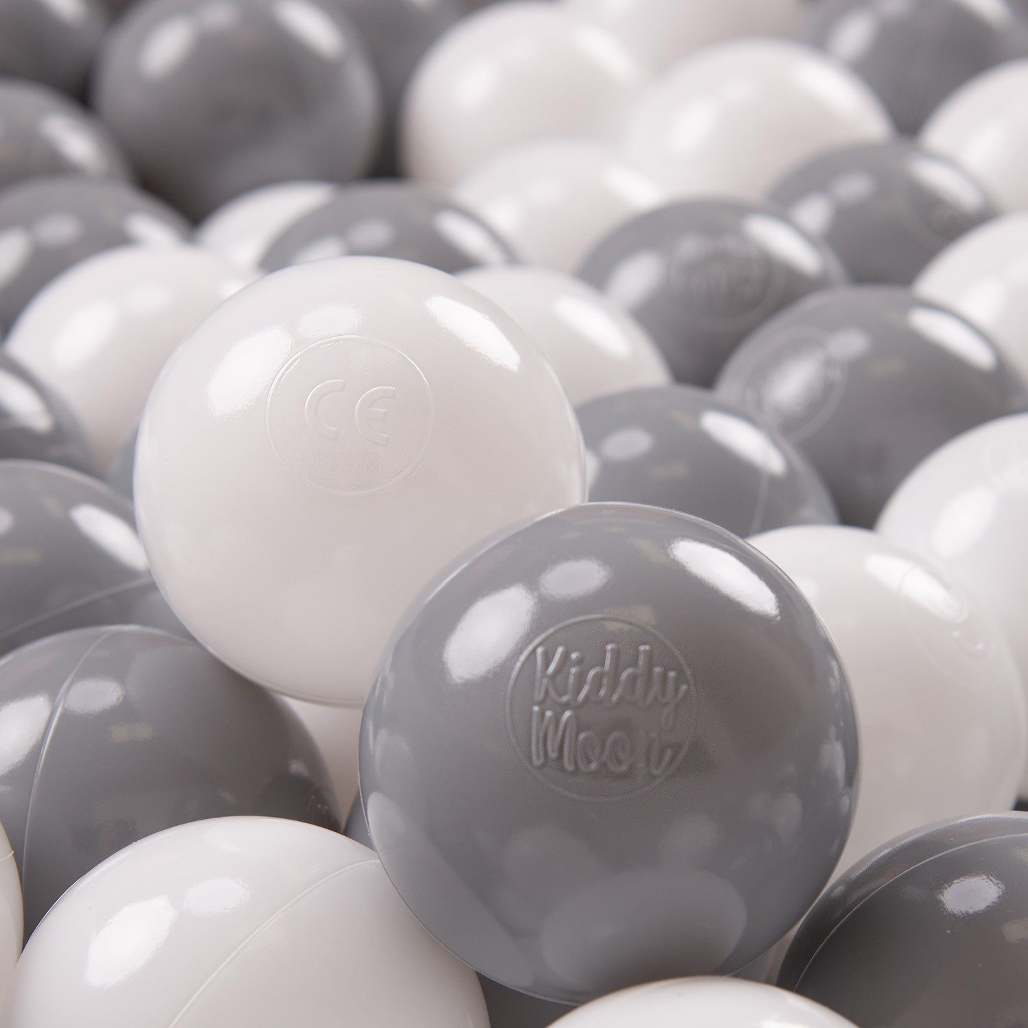 KiddyMoon Bällebad-Bälle ZK6 (Baby Plastikbälle Spielbälle), Made in Europe