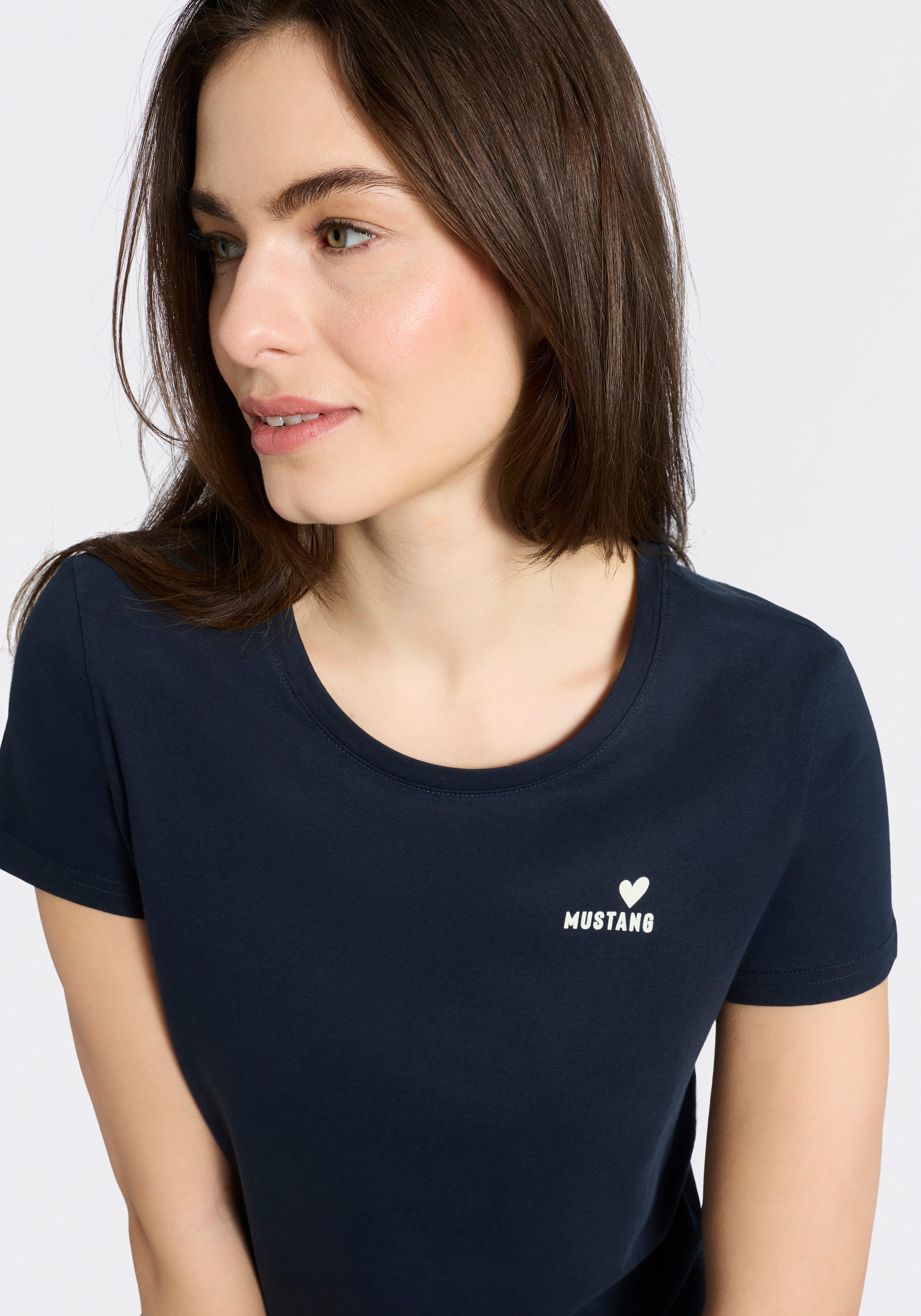 MUSTANG T-Shirt normale Passform, Kurzarm-Design