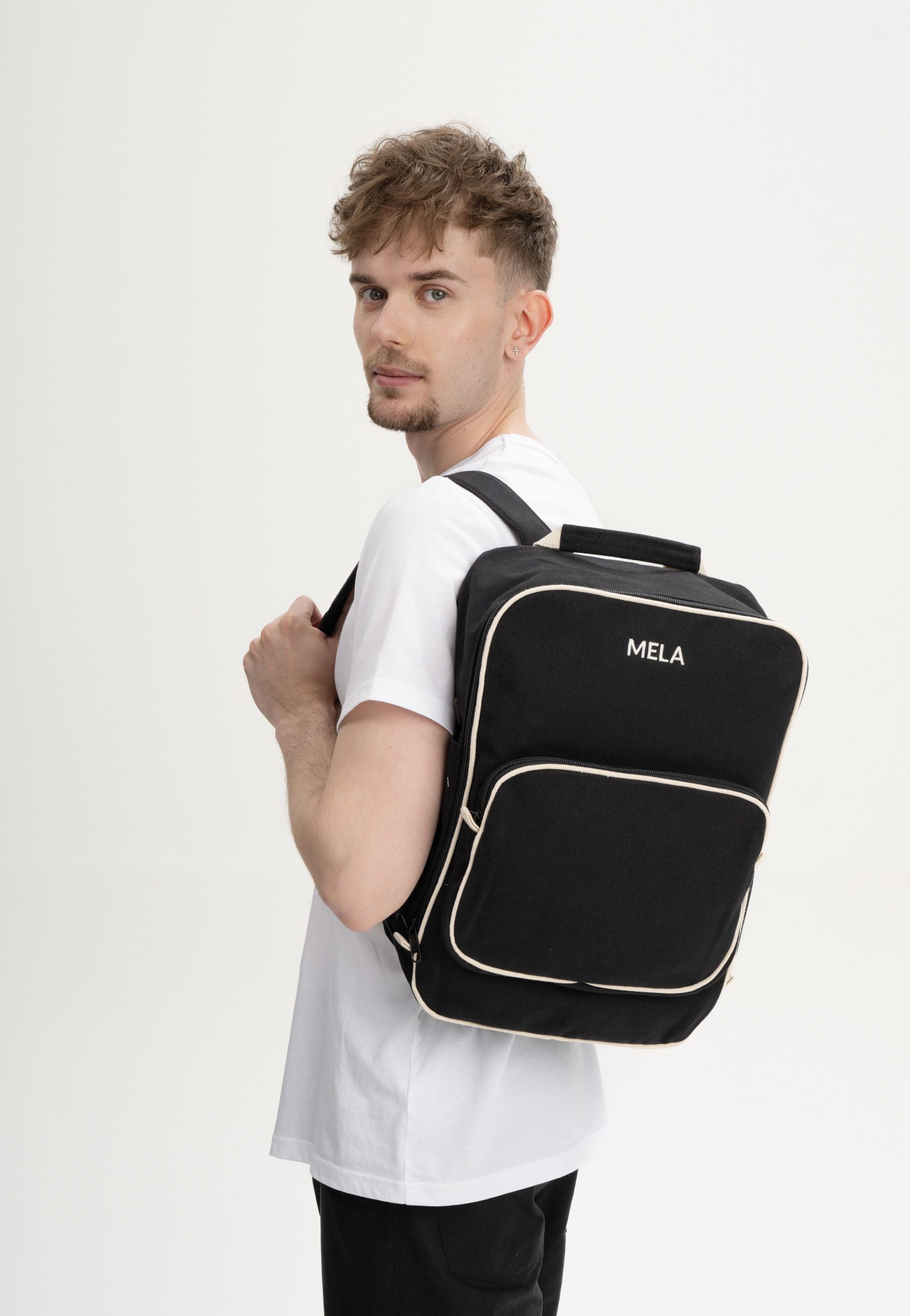 MELA Rucksack Rucksack Style MELA II, Reißverschluss bis zum Boden (Vorderseite lässt sich komplett öffnen)