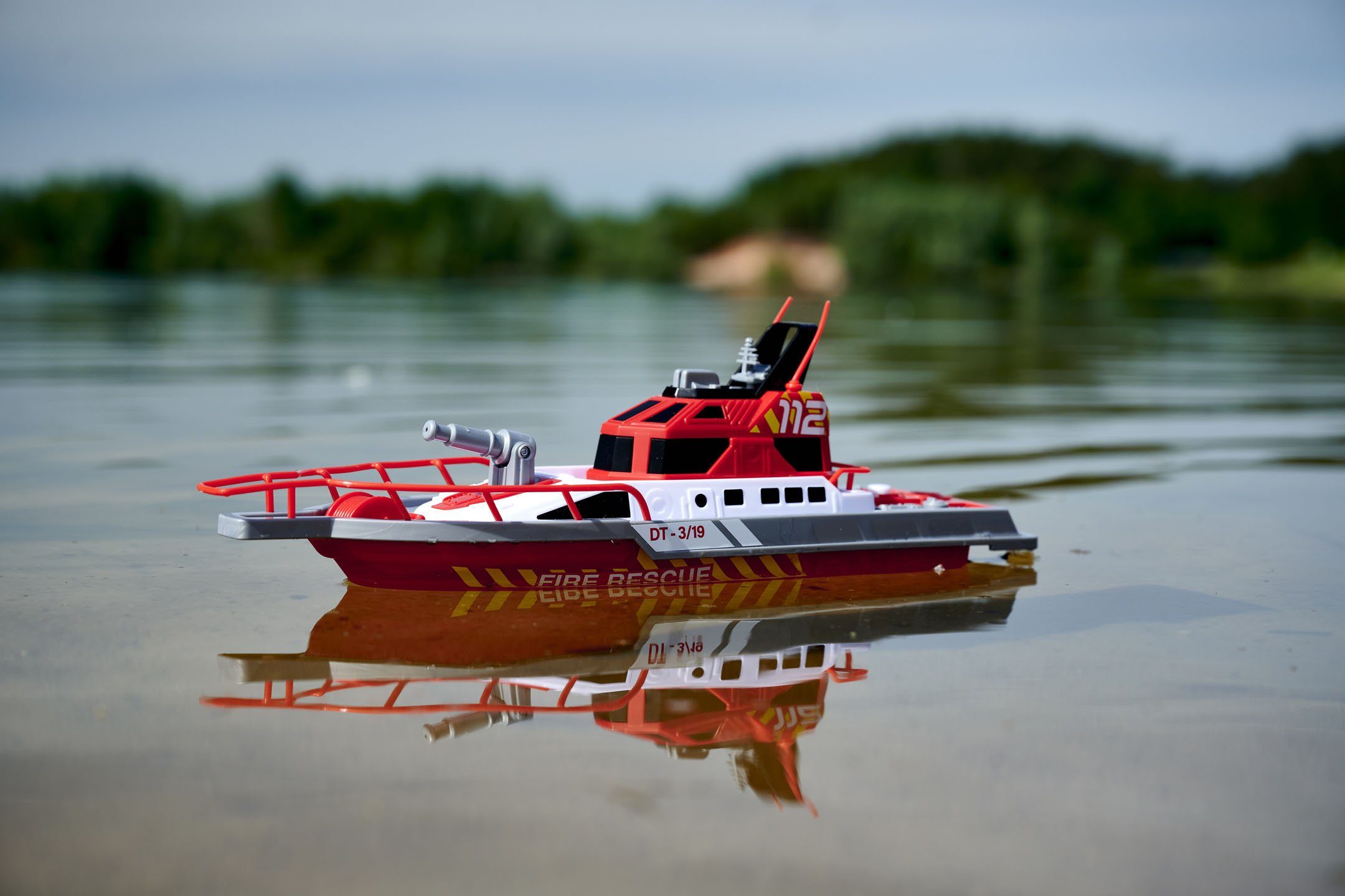 Dickie Toys RC-Boot Feuerwehrboot, mit Wasserspritzfunktion und Fernbedienung