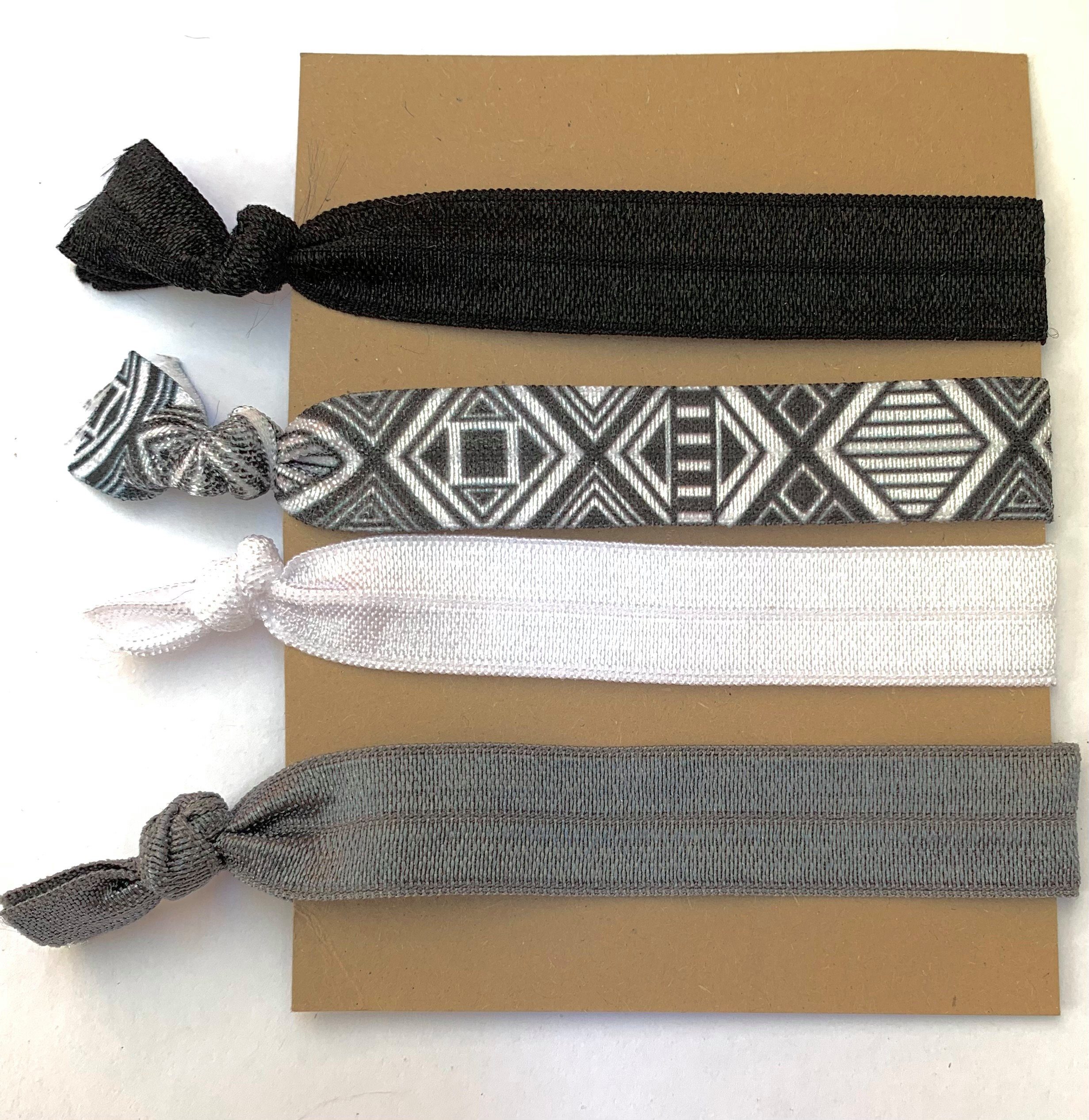 LK Trend & Style Zopfband elastisches Haarband oder Armband Haarschmuck, für die Festival Frisur, cooles Armband, Das Haarband läßt sich perfekt als Armband tragen. Sehr angesagt! Indiko schwarz/weiß