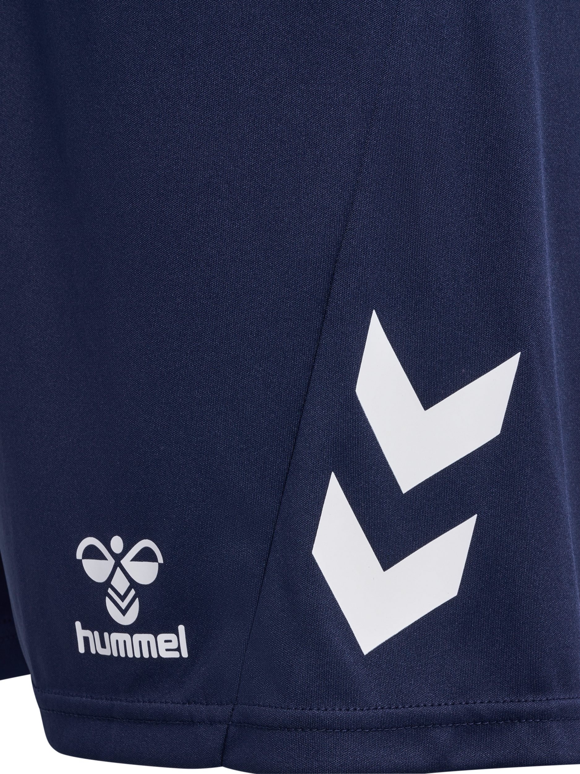 hummel Sportanzug HMLLOGO SET (Spar-Set, 2-tlg), 2-teiliges Set aus Shorts und T-Shirt, mit elastischem Bund